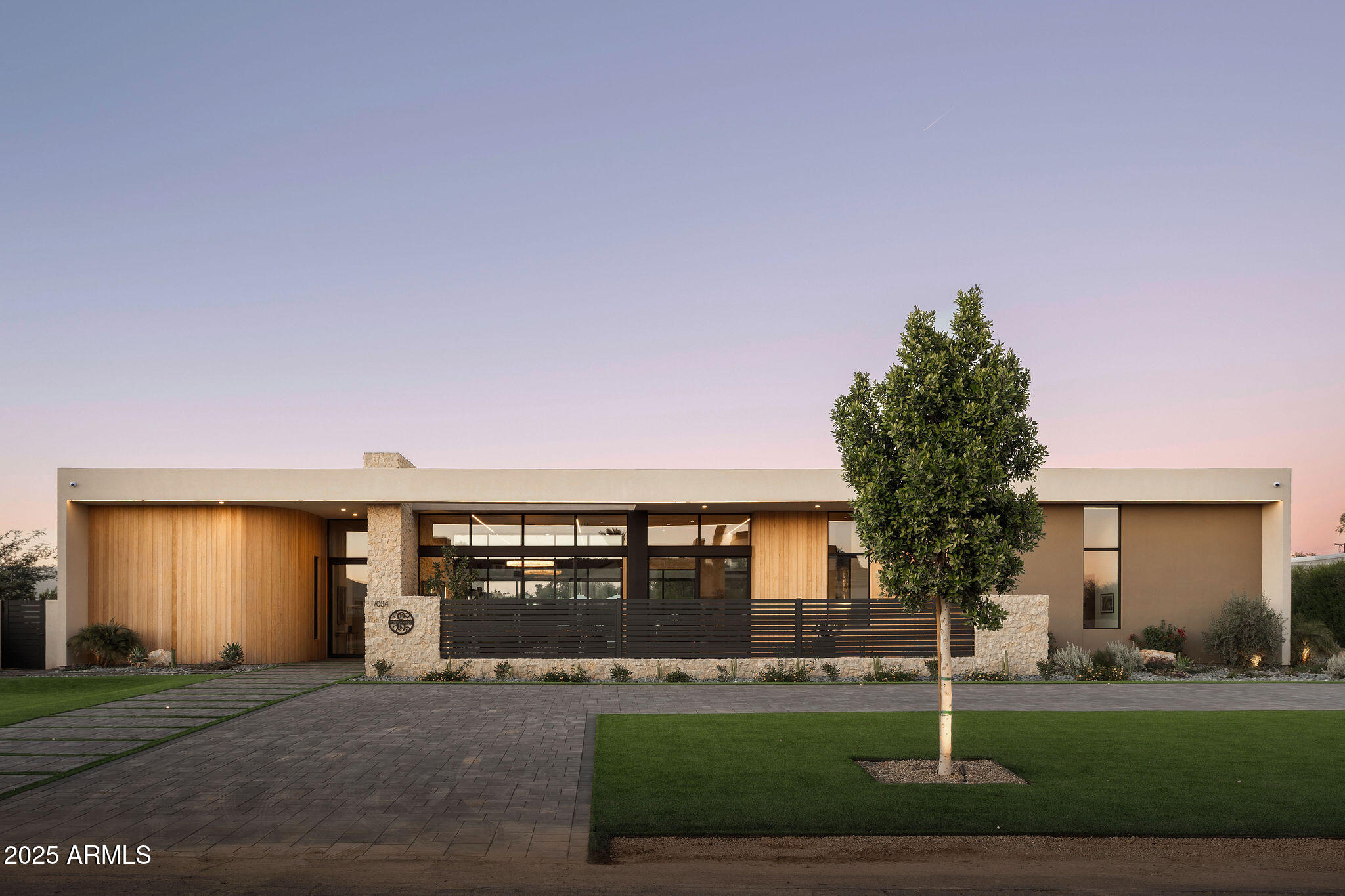 DESERT ESTATES UNIT 1 LOT 4 MLD - Residential