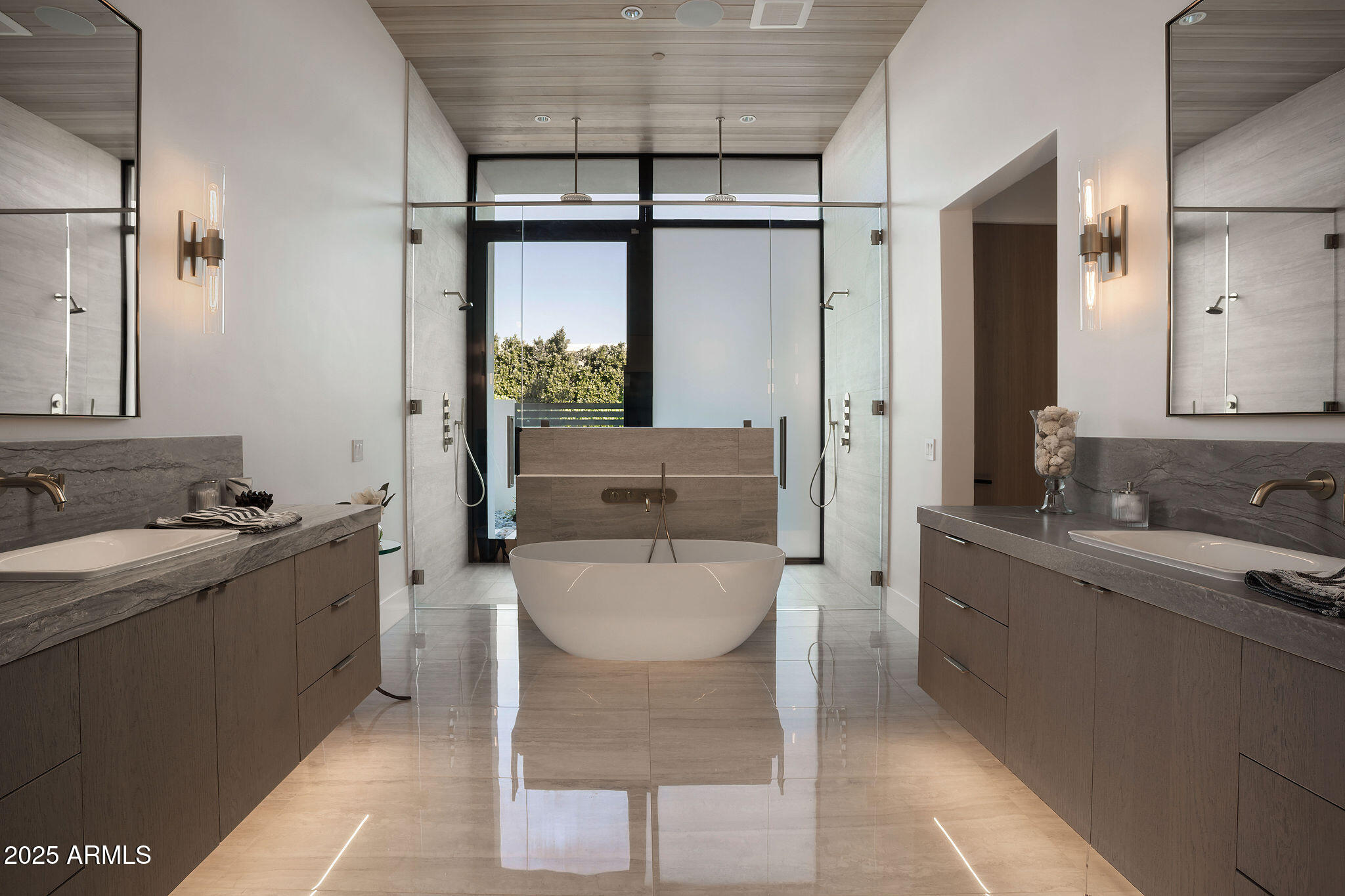 DESERT ESTATES UNIT 1 LOT 4 MLD - Residential
