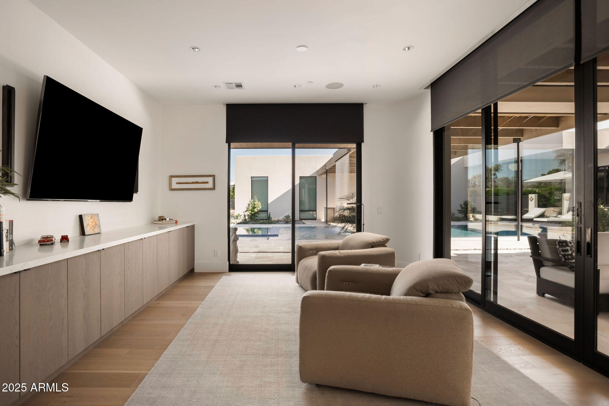 DESERT ESTATES UNIT 1 LOT 4 MLD - Residential