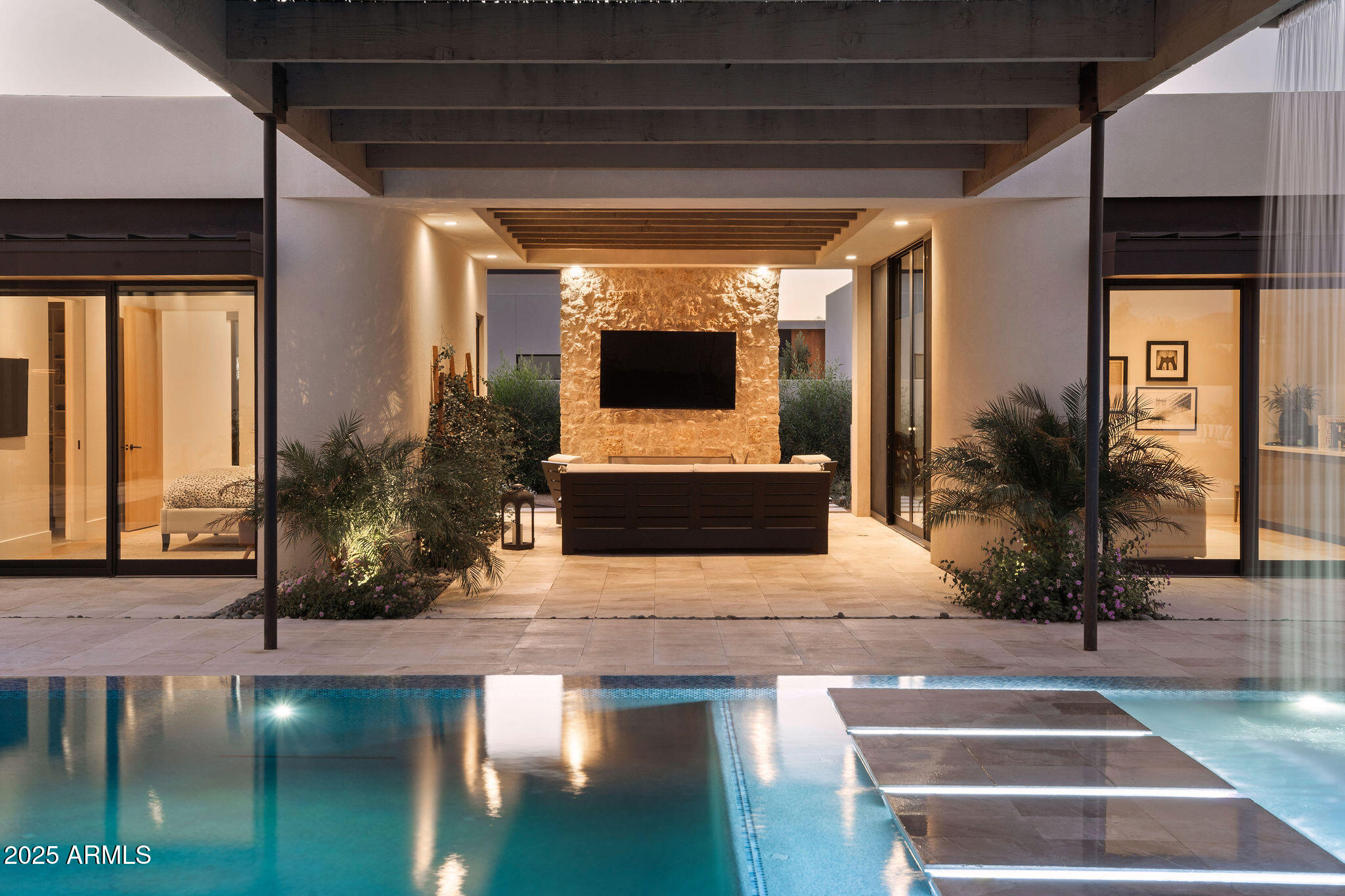 DESERT ESTATES UNIT 1 LOT 4 MLD - Residential