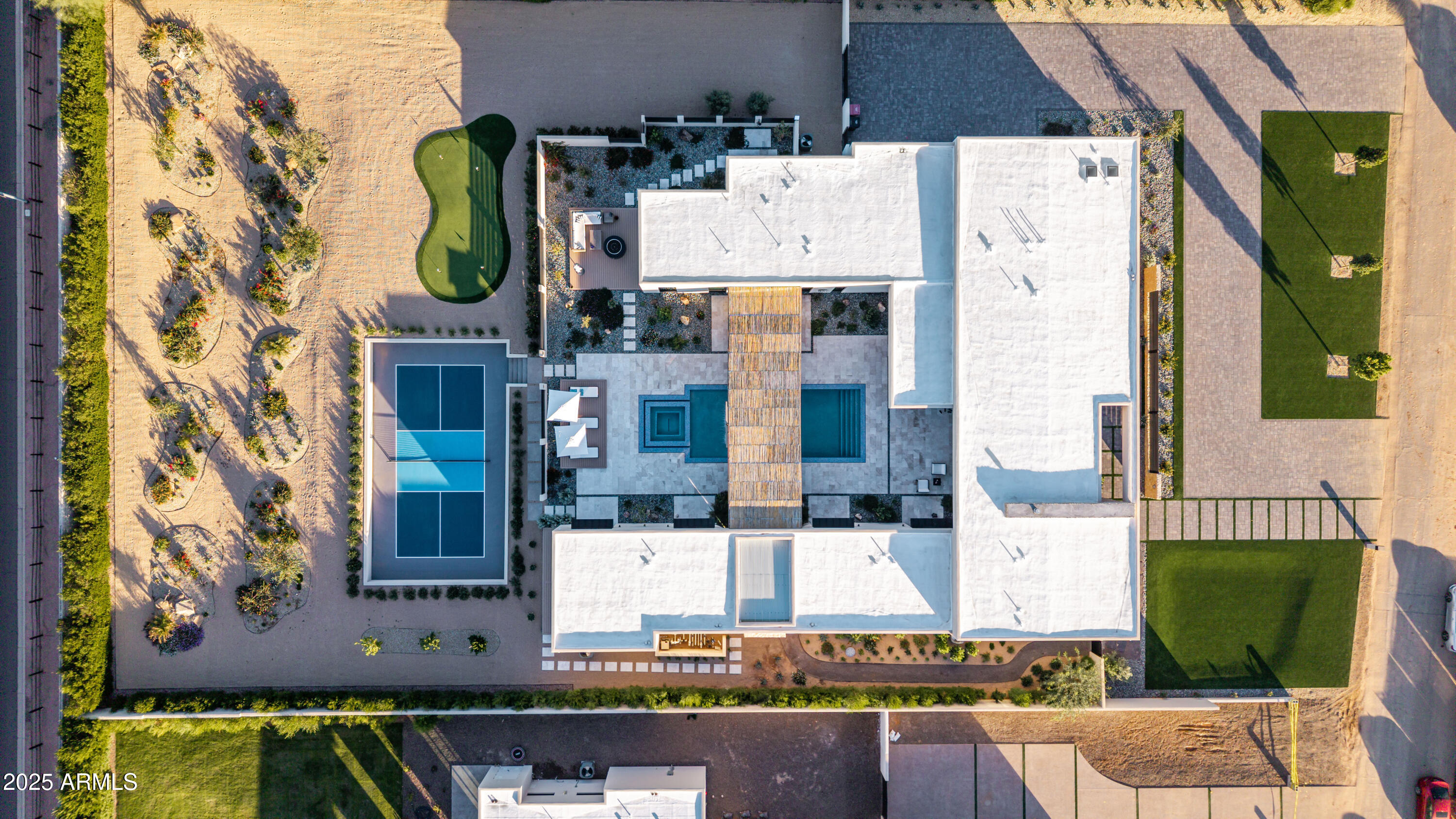 DESERT ESTATES UNIT 1 LOT 4 MLD - Residential
