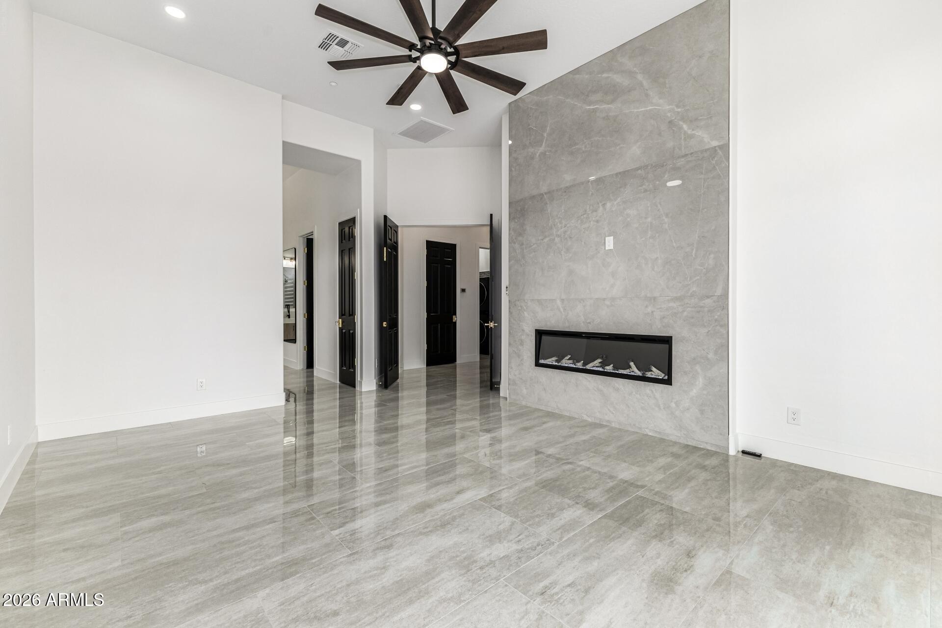 ANTHEM UNIT 24 - Residential