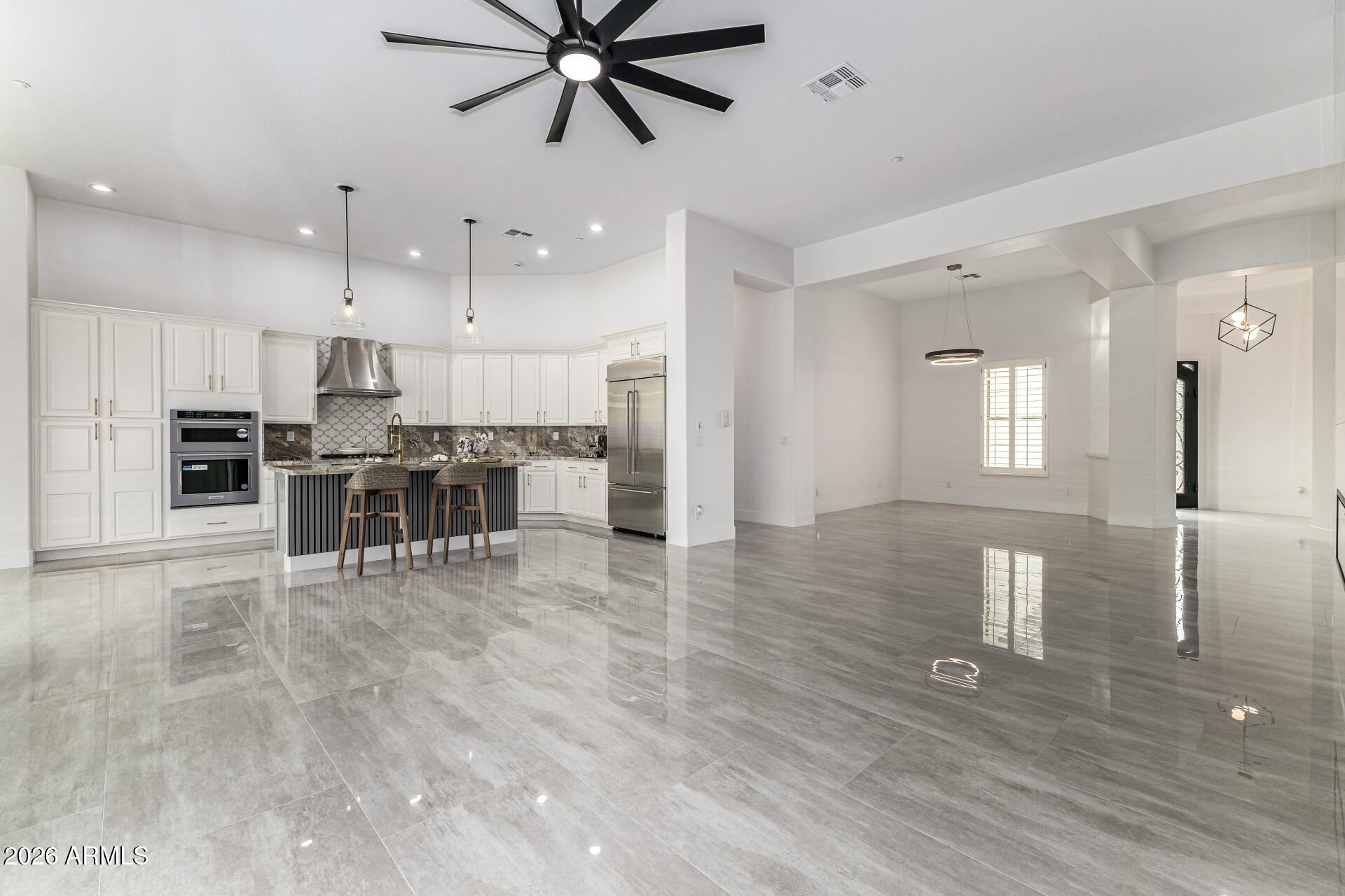 ANTHEM UNIT 24 - Residential