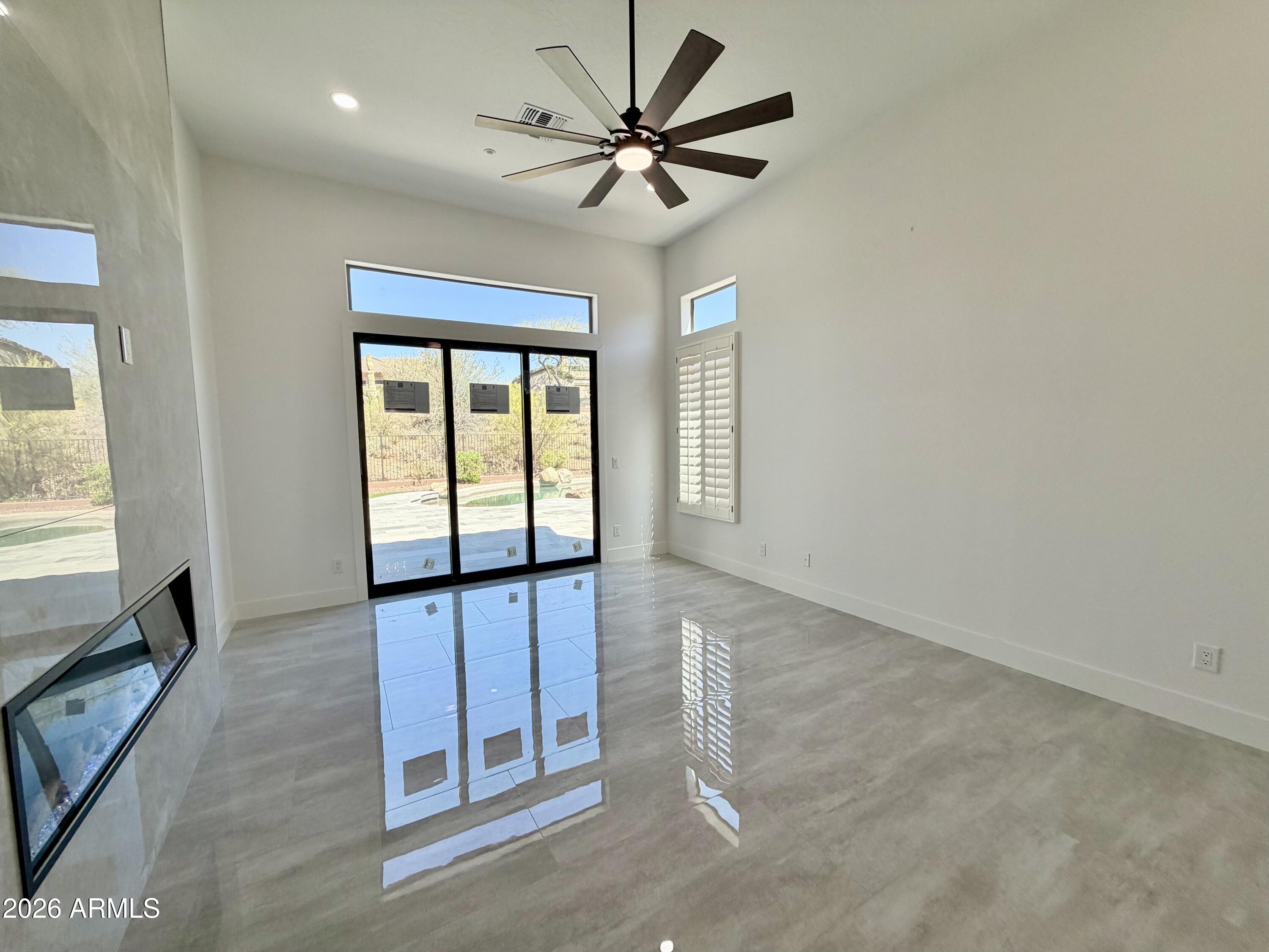 ANTHEM UNIT 24 - Residential