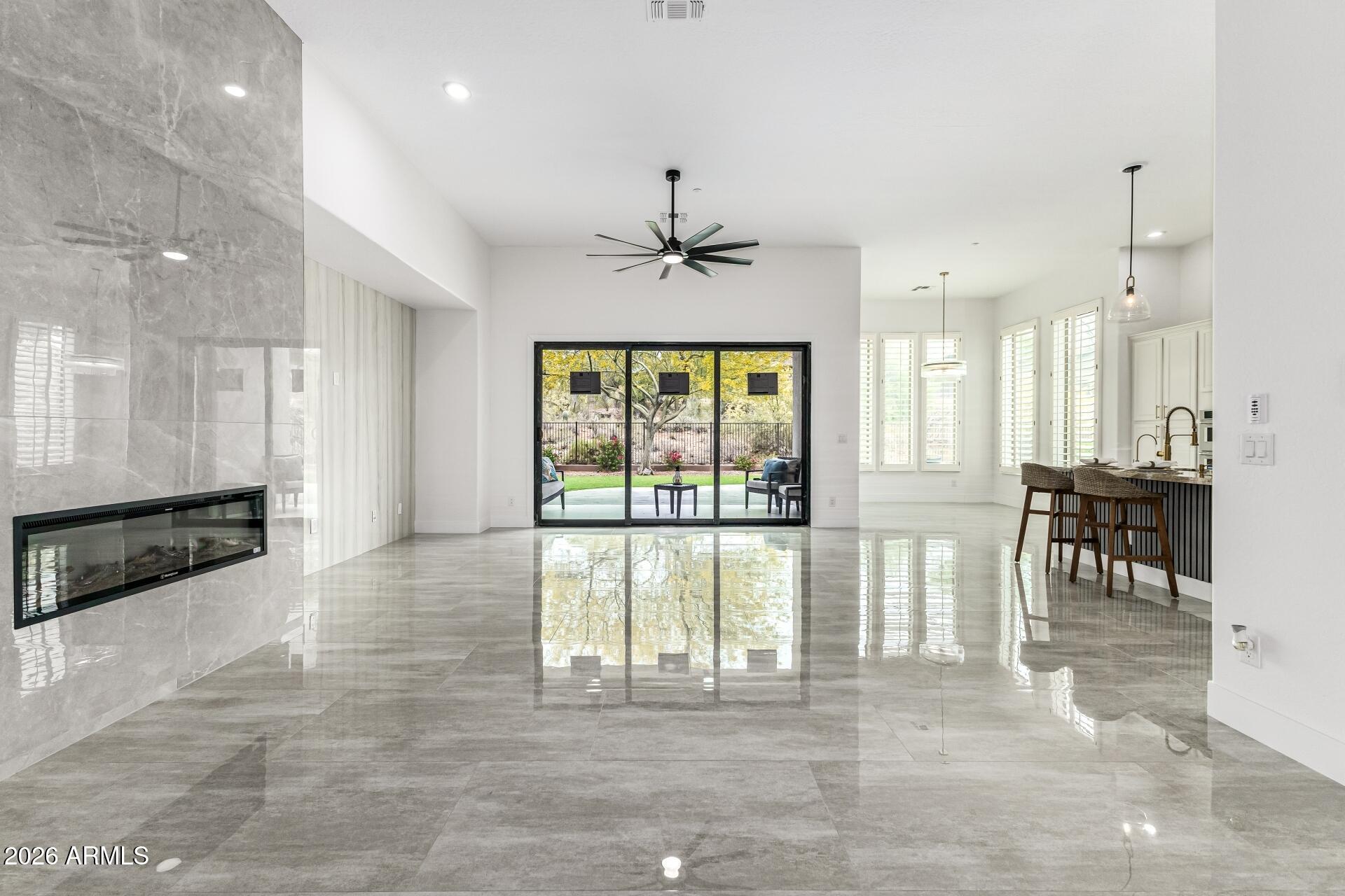 ANTHEM UNIT 24 - Residential
