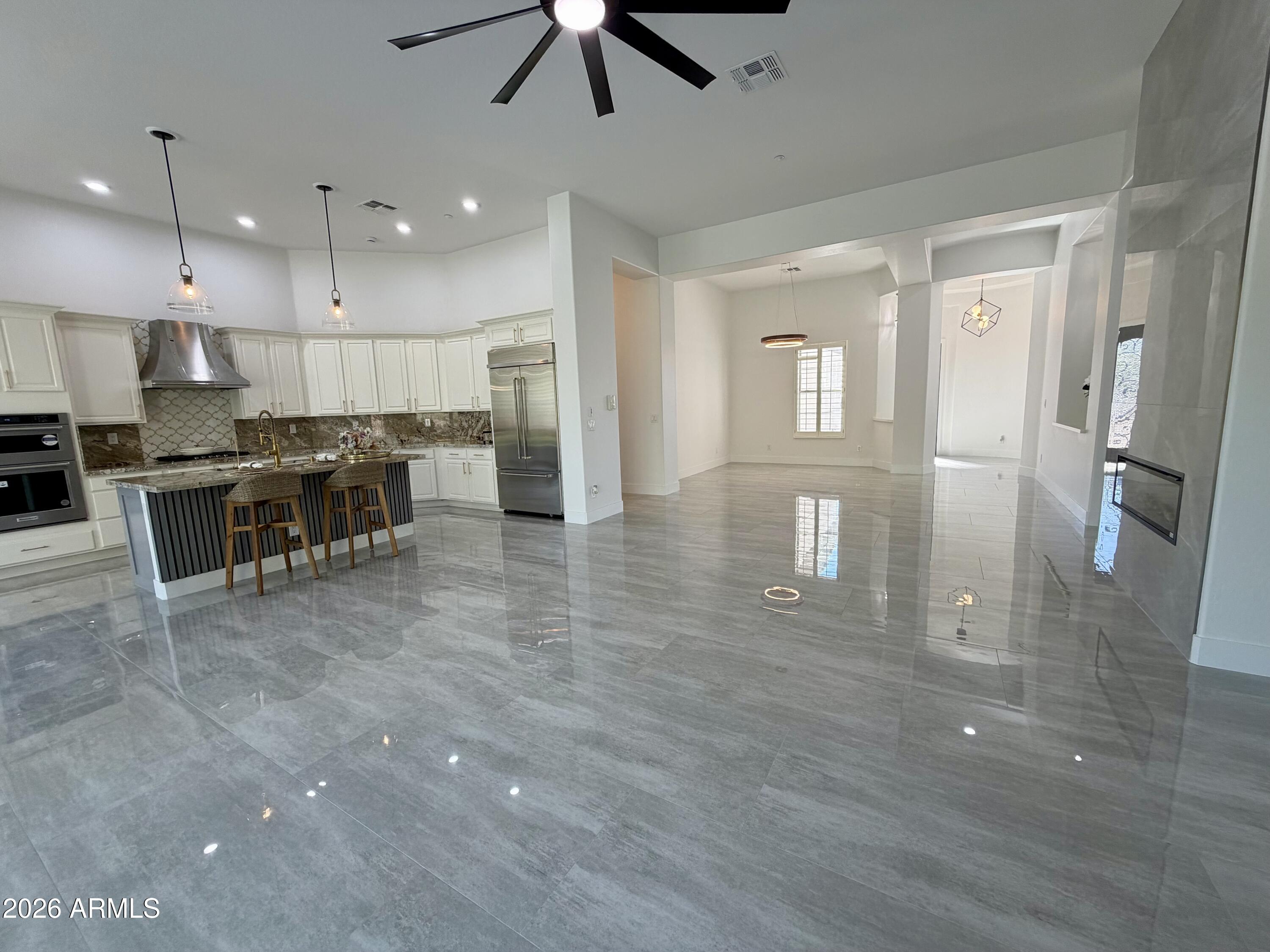 ANTHEM UNIT 24 - Residential