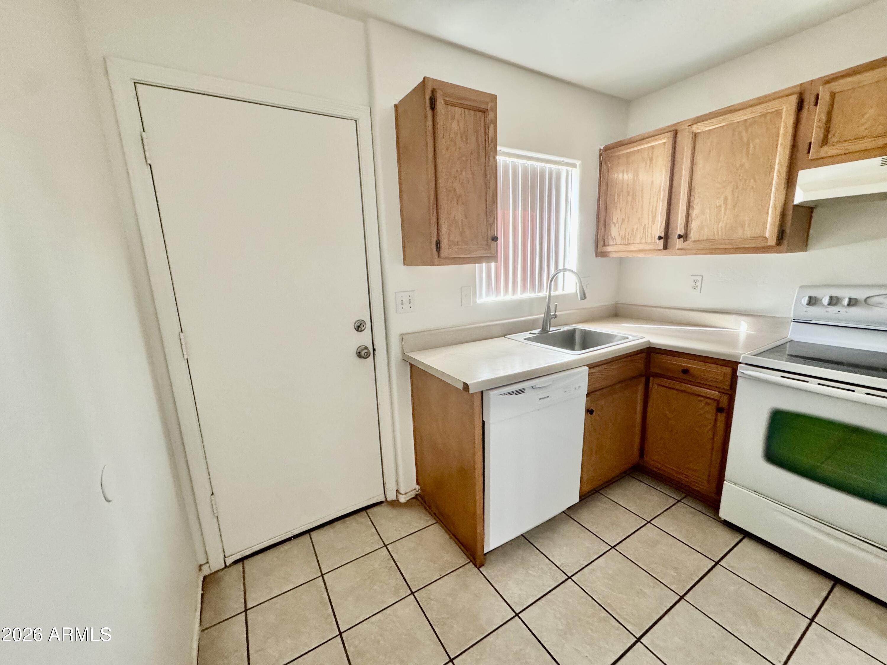 AMD ARIZONA CITY UNIT 5 - Residential Income