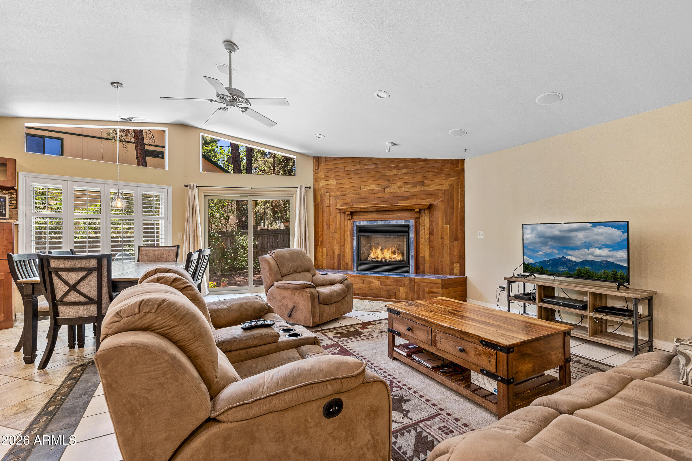 UNIVERSITY HIGHLANDS 1 - Residential