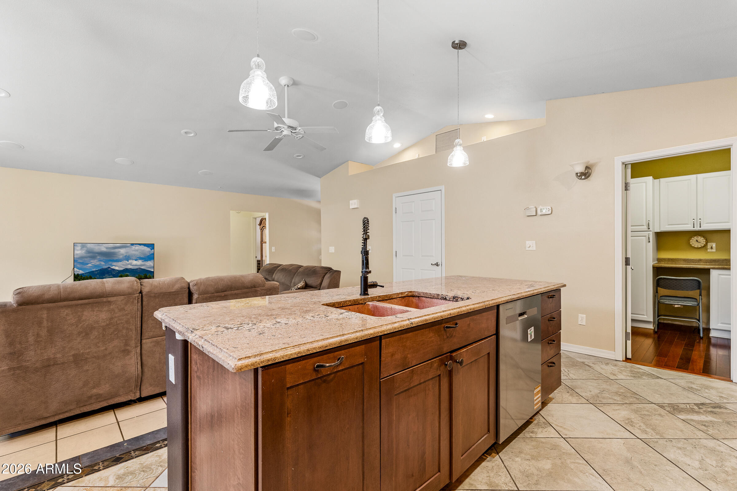 UNIVERSITY HIGHLANDS 1 - Residential