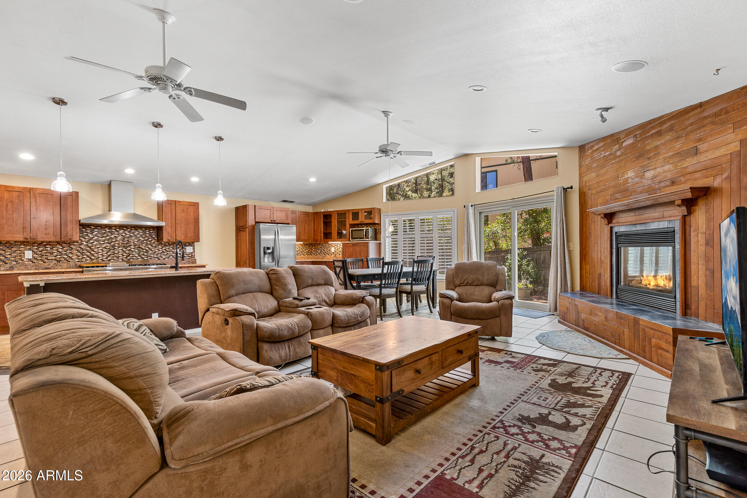UNIVERSITY HIGHLANDS 1 - Residential