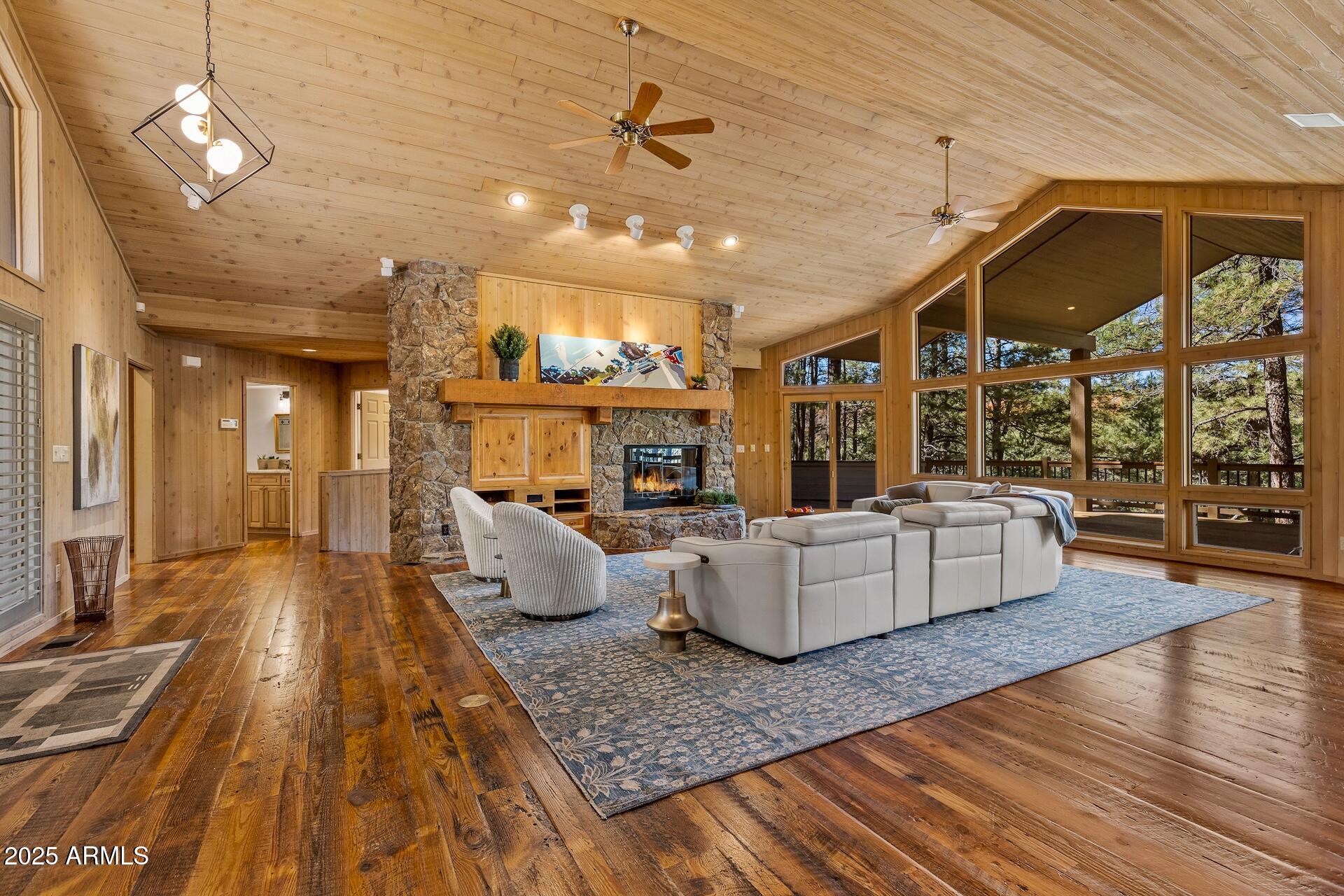 FOREST HIGHLANDS 4 - Residential