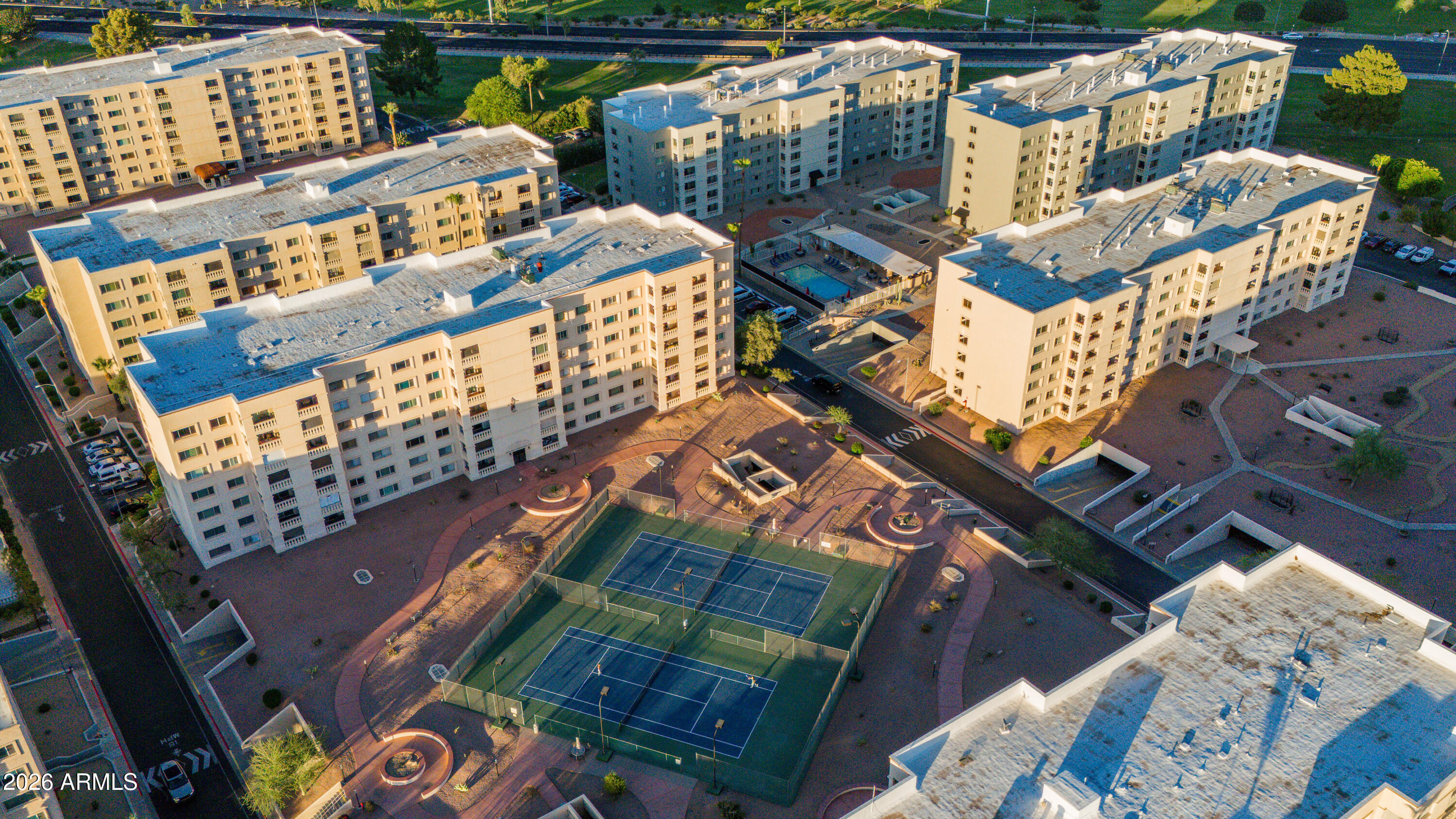 SCOTTSDALE SHADOWS III - Residential