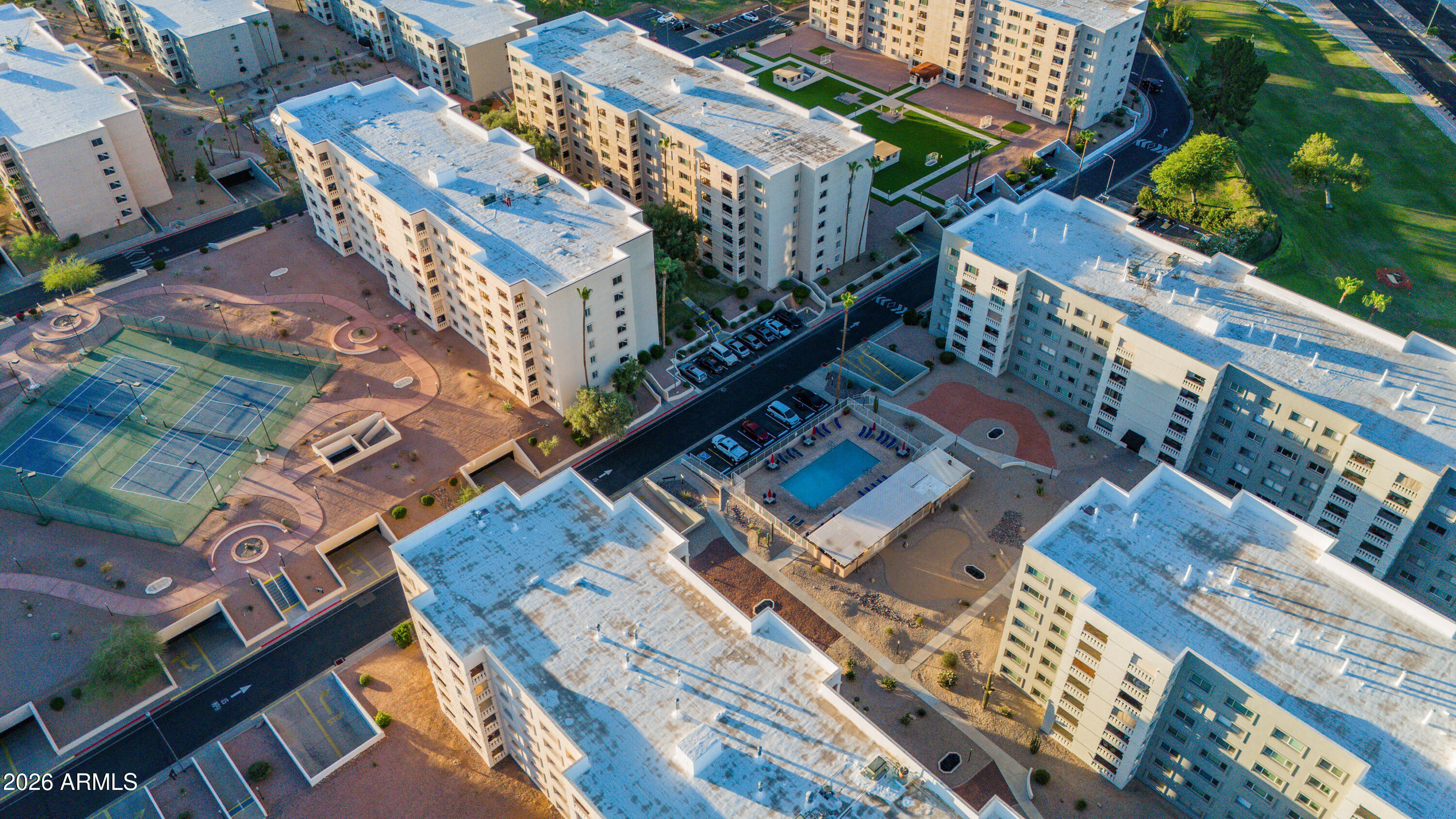 SCOTTSDALE SHADOWS III - Residential