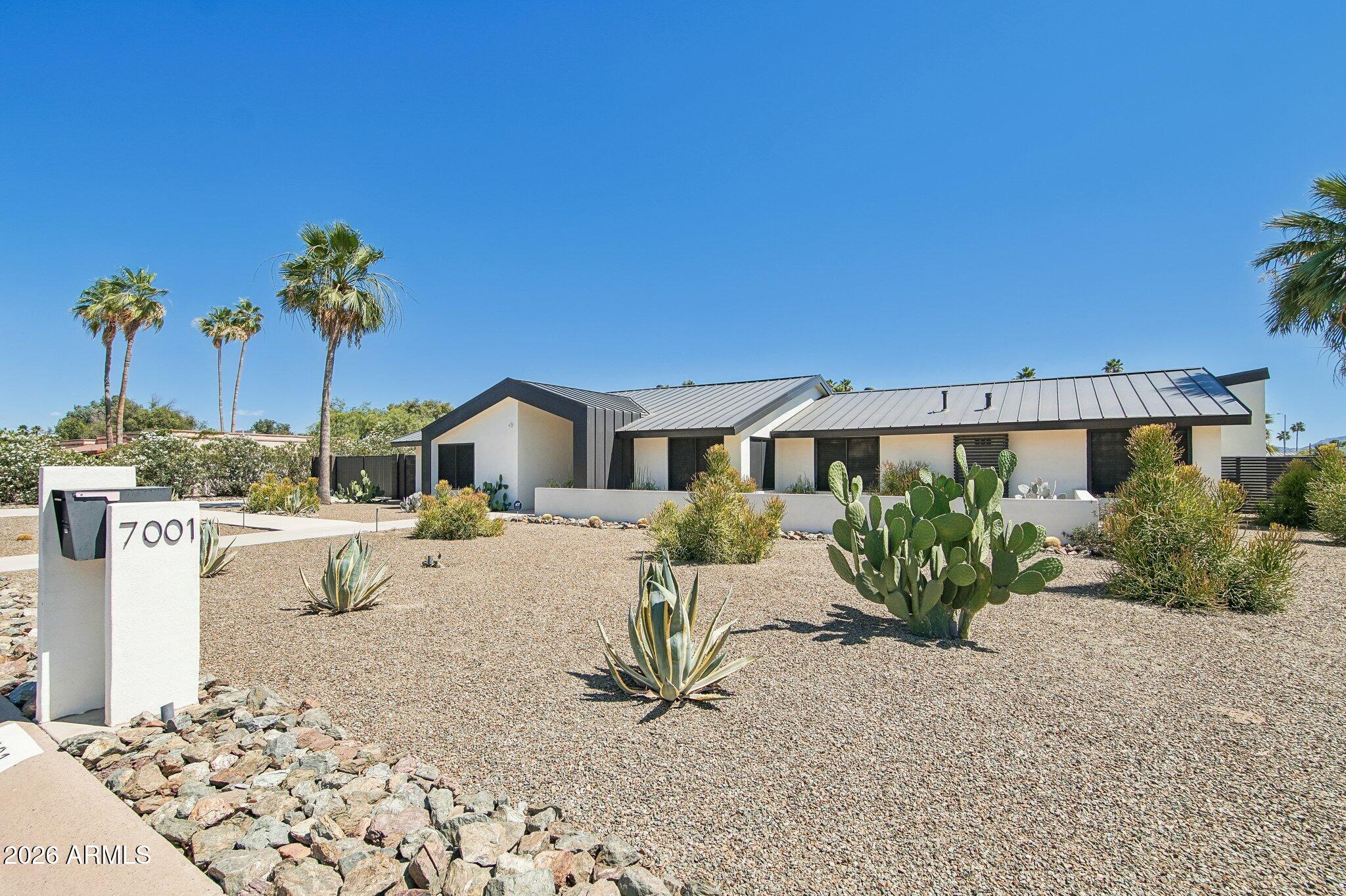 DESERT ESTATES - Residential