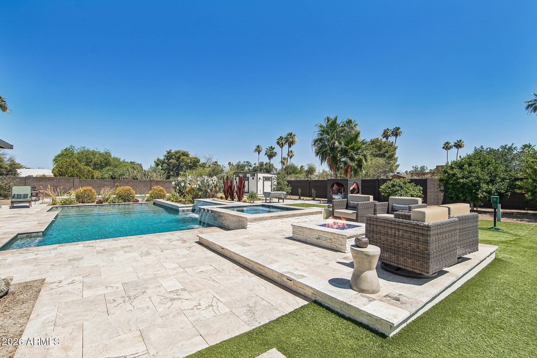 DESERT ESTATES - Residential