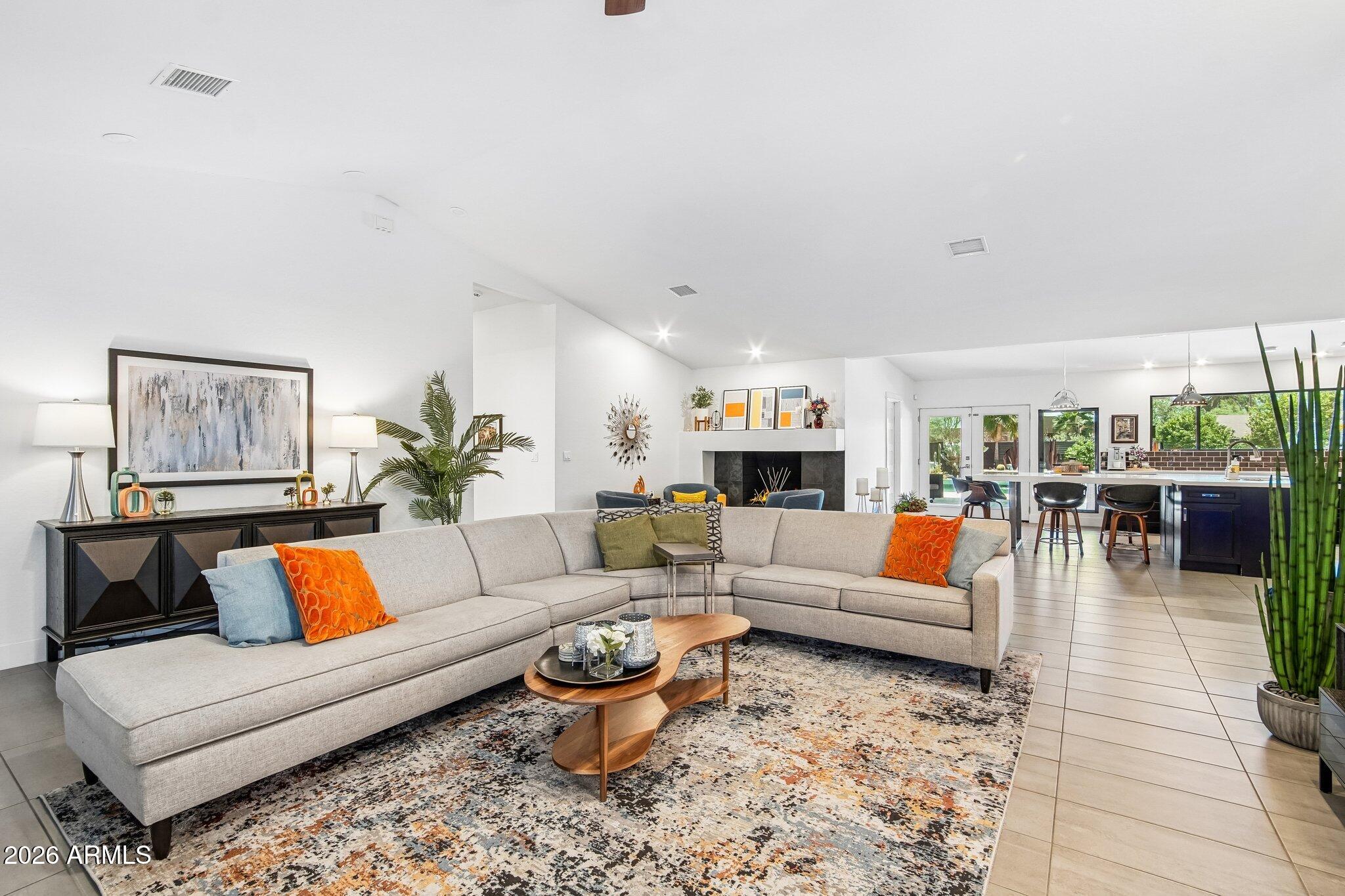DESERT ESTATES - Residential