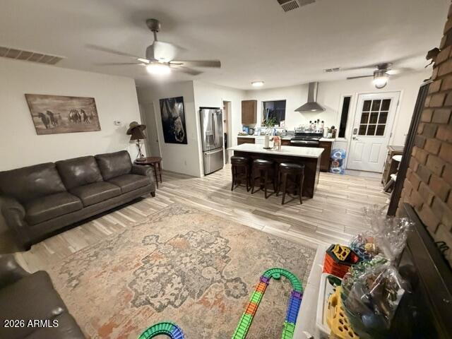 LAS LOMAS - Residential