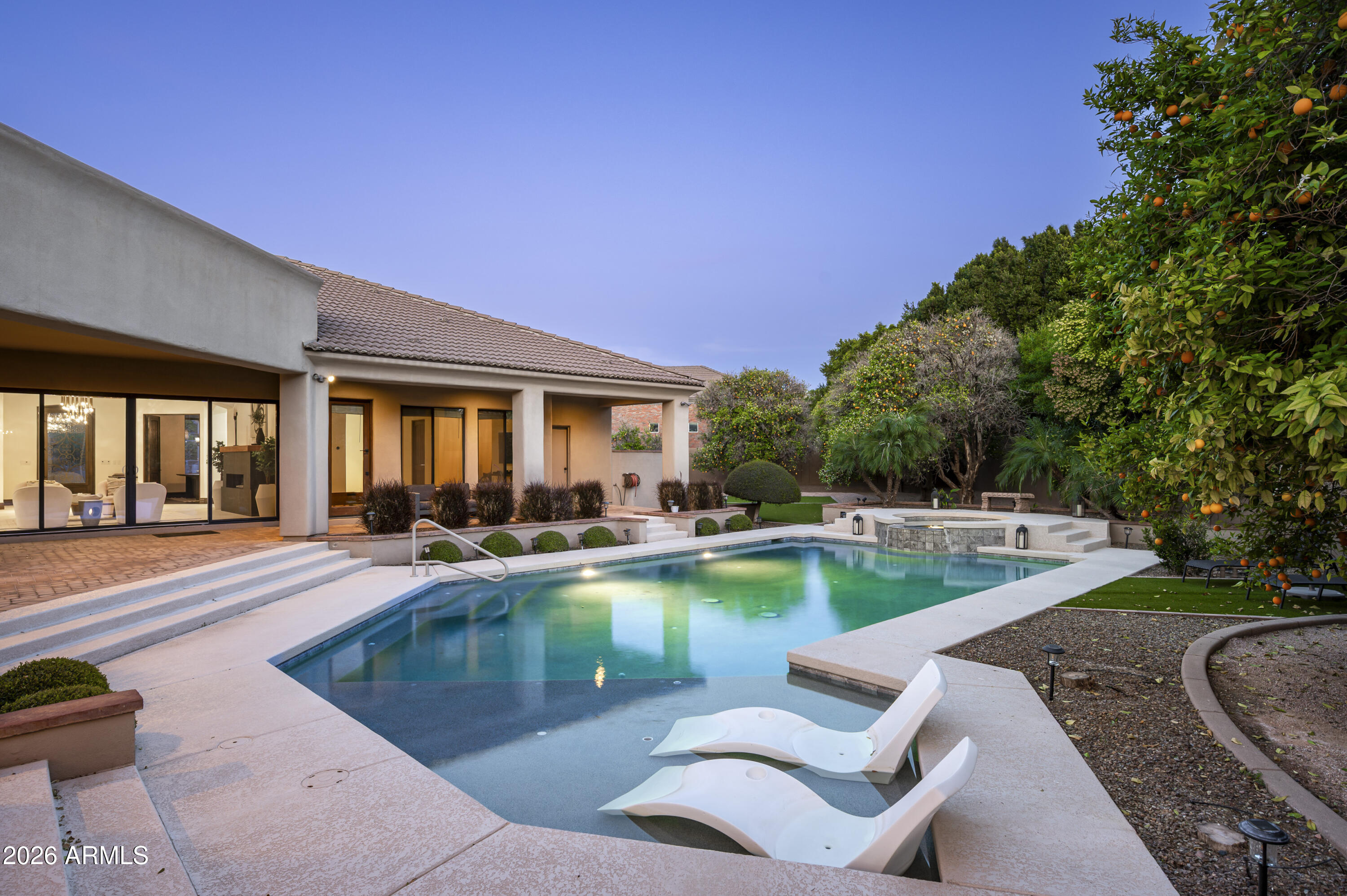 VISTA ESTANCIA - Residential