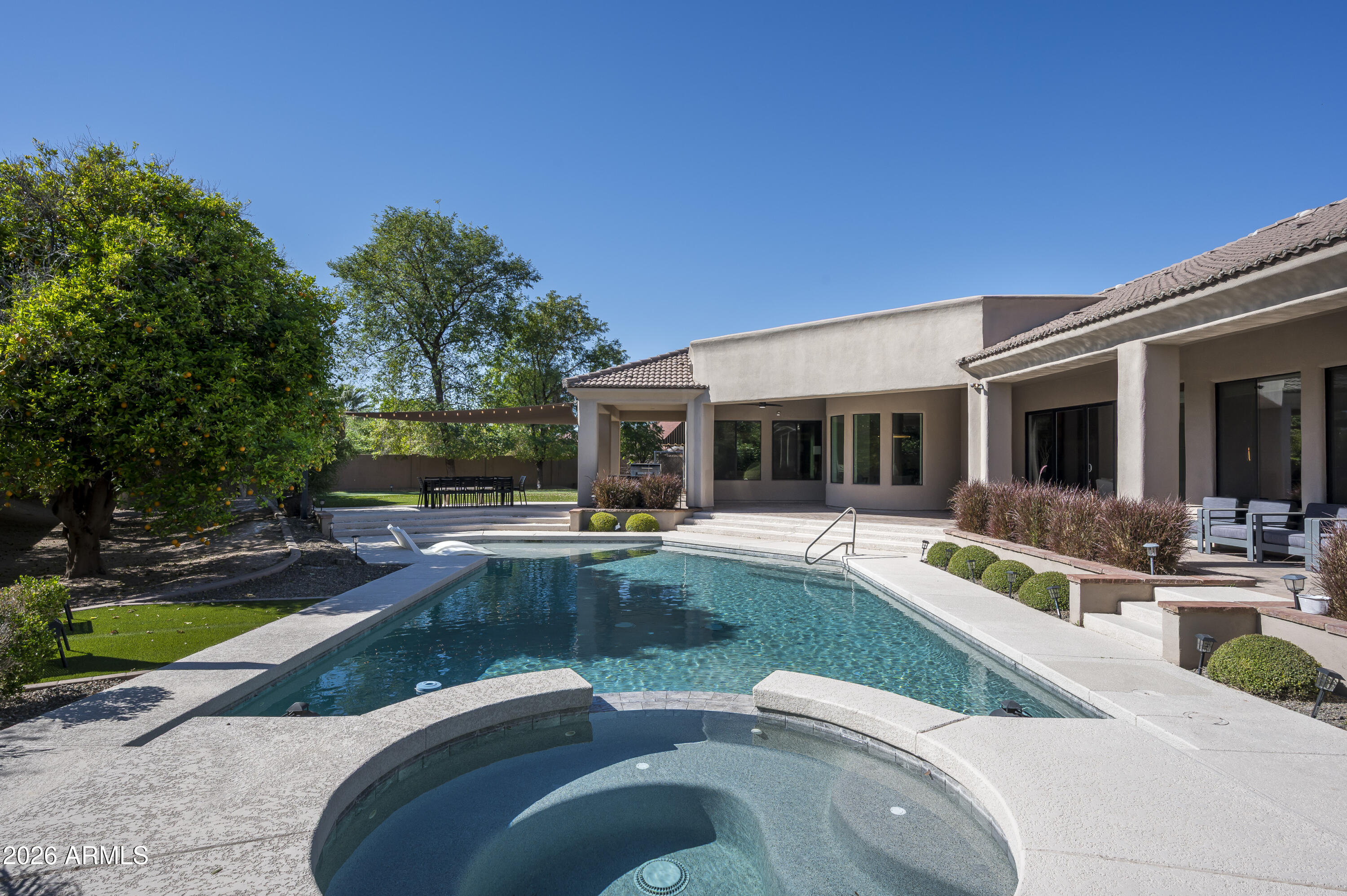 VISTA ESTANCIA - Residential