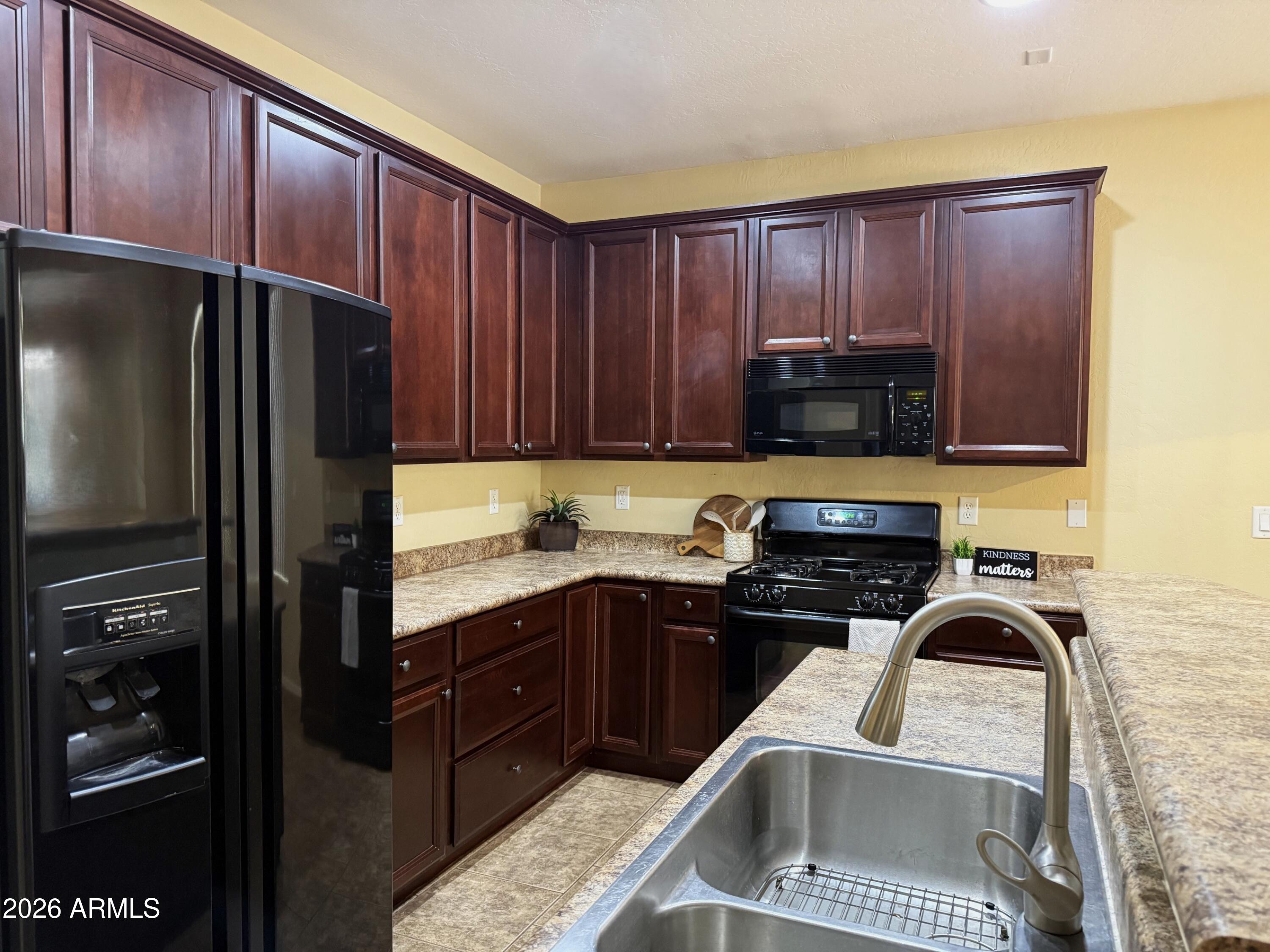 MISSION RANCH - Residential Lease
