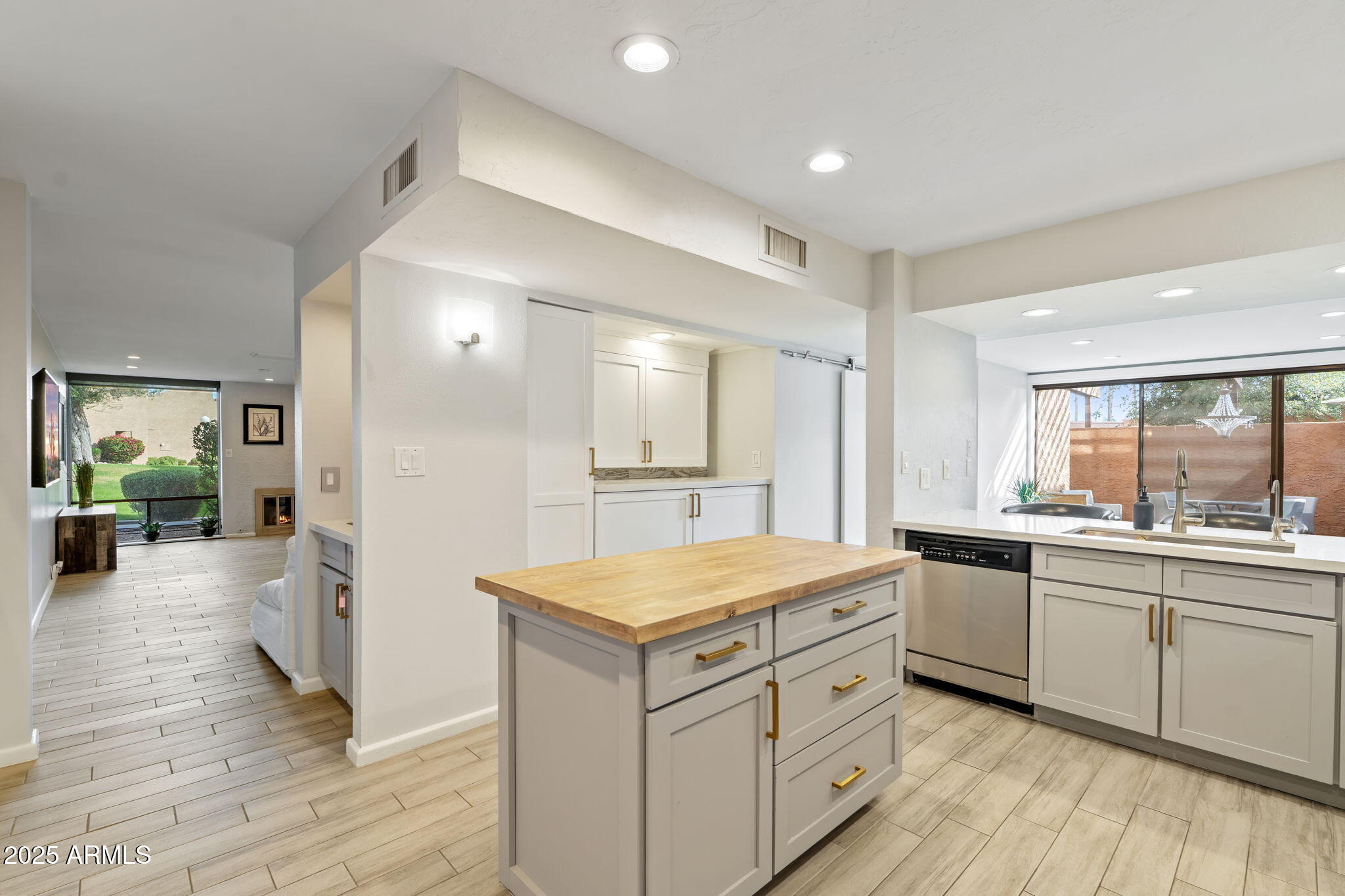 THE SHORES - Residential