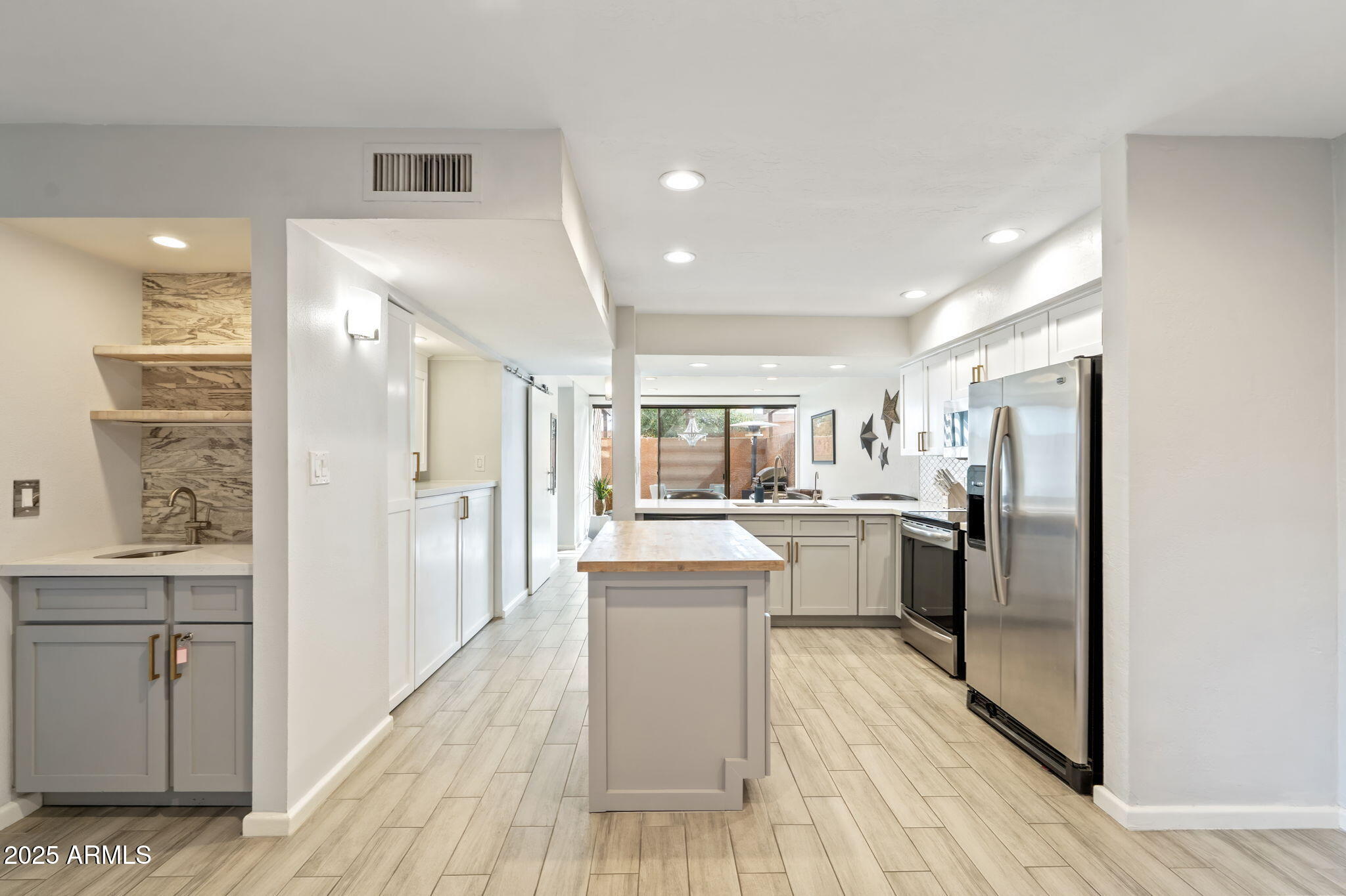 THE SHORES - Residential