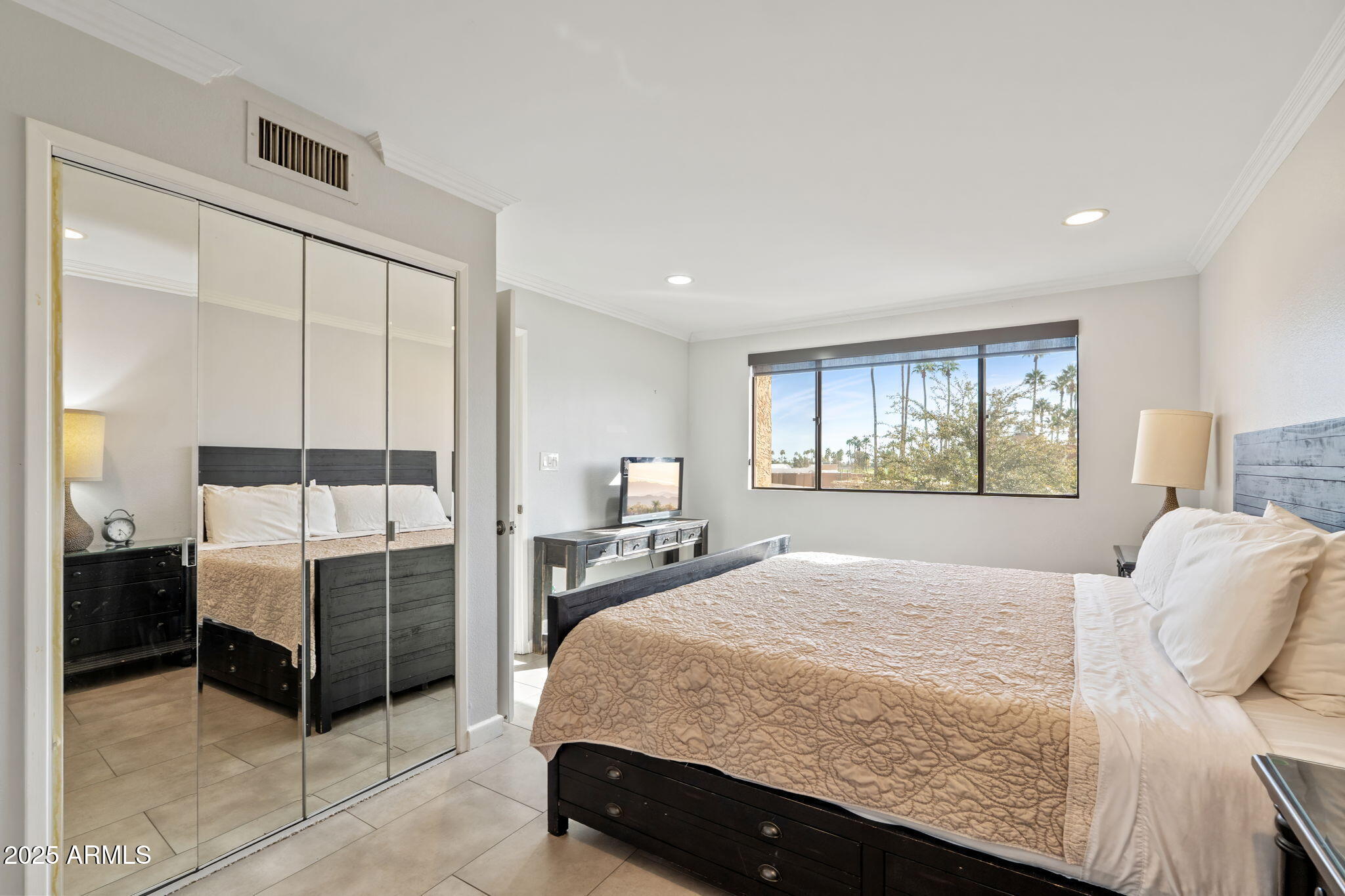 THE SHORES - Residential