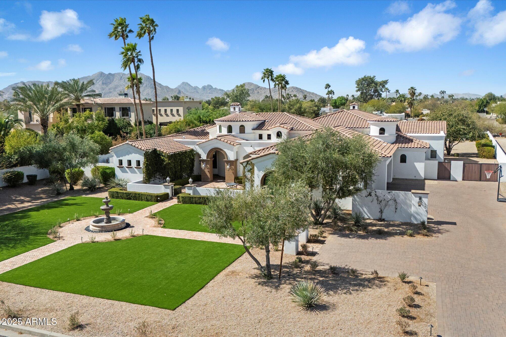 COUNTRY CLUB ACRES - Residential