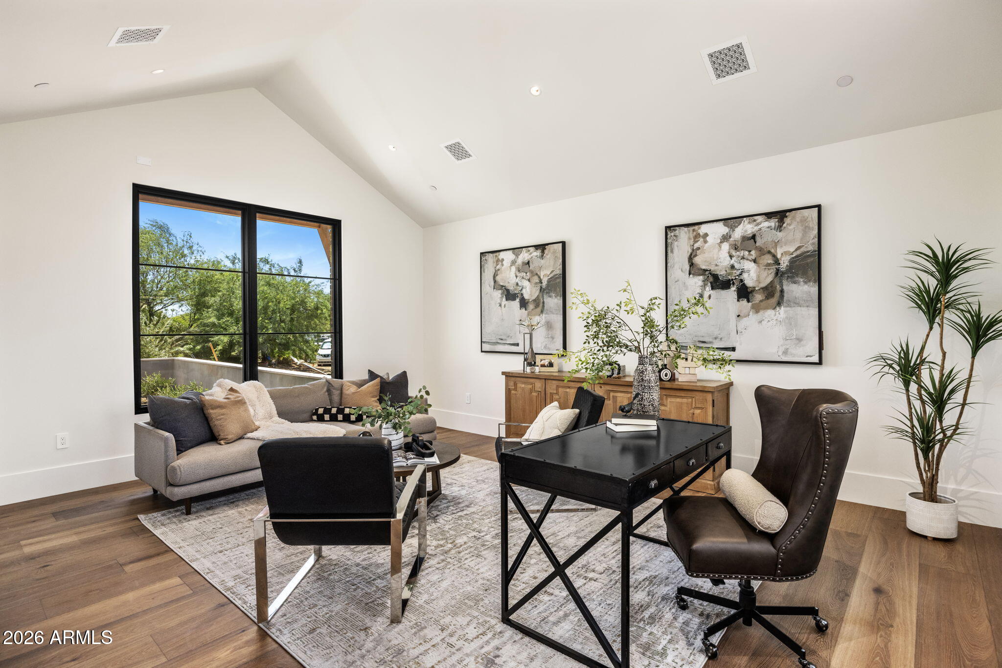 BRET HILLS - Residential