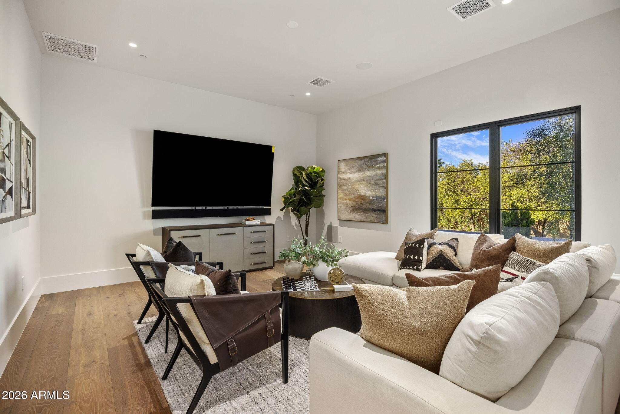 BRET HILLS - Residential