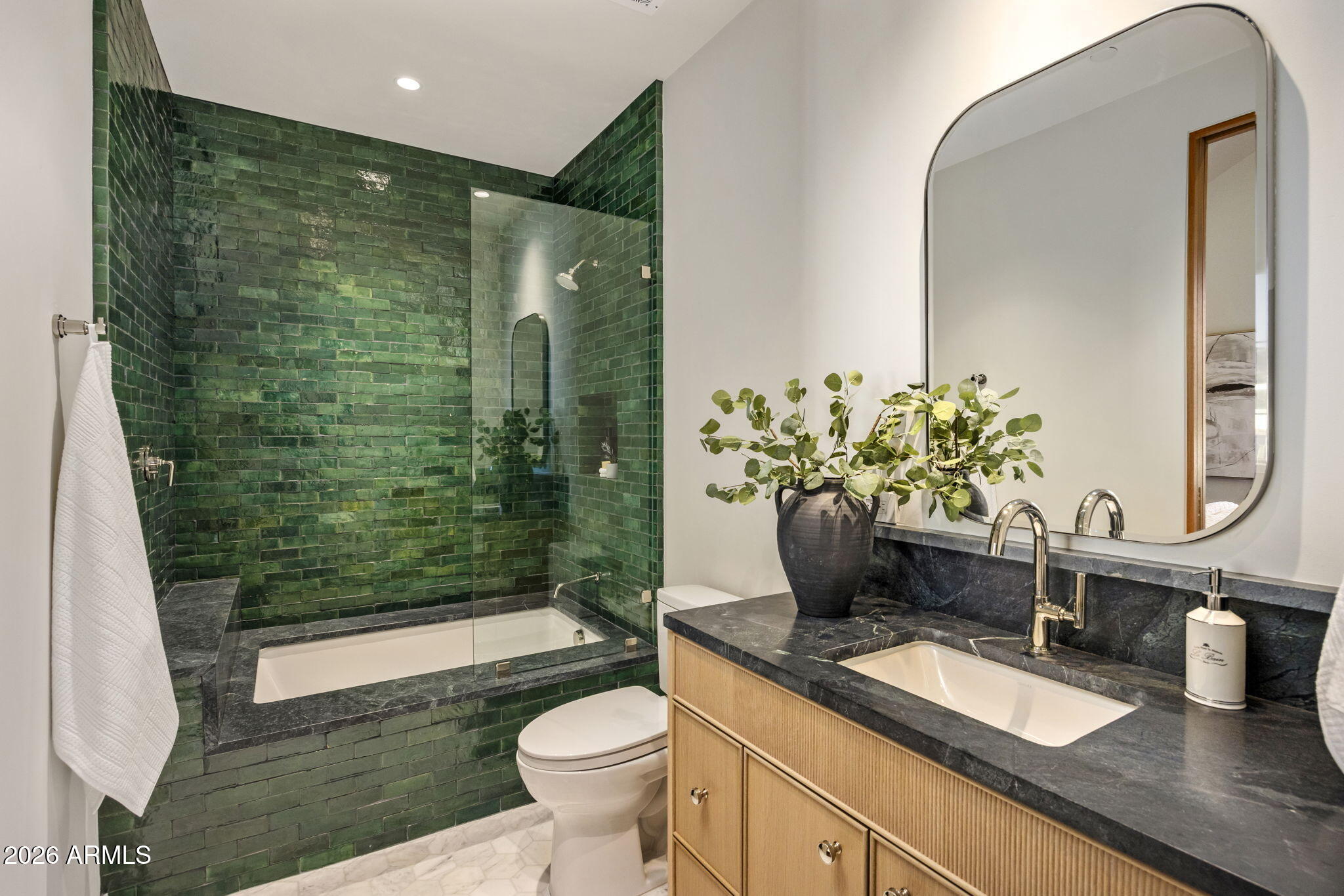 BRET HILLS - Residential