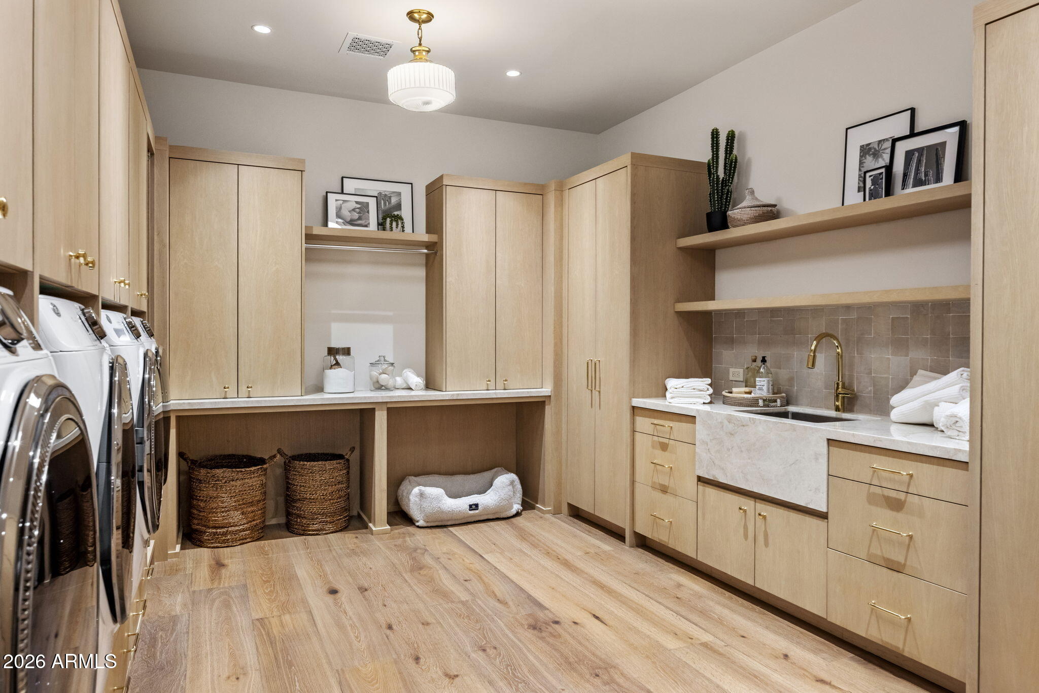 BRET HILLS - Residential