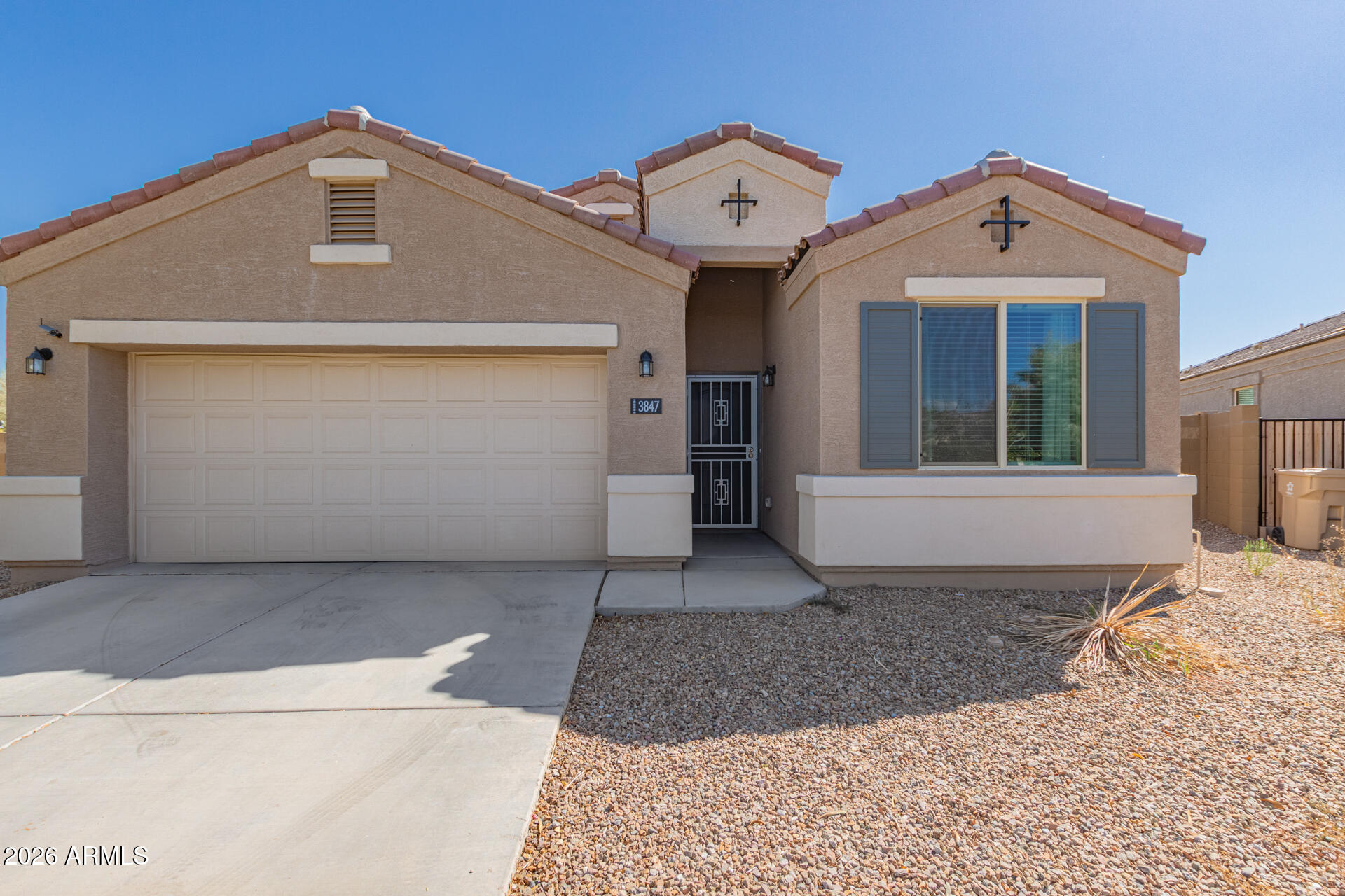 Fantastic rental opportunity! This beautiful 4-bedroom property located in the Tartesso Community is waiting for you! Discover a charming open floor plan showcasing neutral tile flooring, warm palette throughout, & plush carpet in all the right places. The fabulous kitchen boasts chocolate-stained cabinets, a pantry, speckled granite counters, stainless steel appliances, stylish tile backsplash, & a center island equipped with a breakfast bar. The primary bedroom offers a private bathroom including dual sinks & a generously sized walk-in closet. You will find a spacious backyard with a cozy covered patio, perfect for hosting memorable gatherings! What are you waiting for? This value won't disappoint!