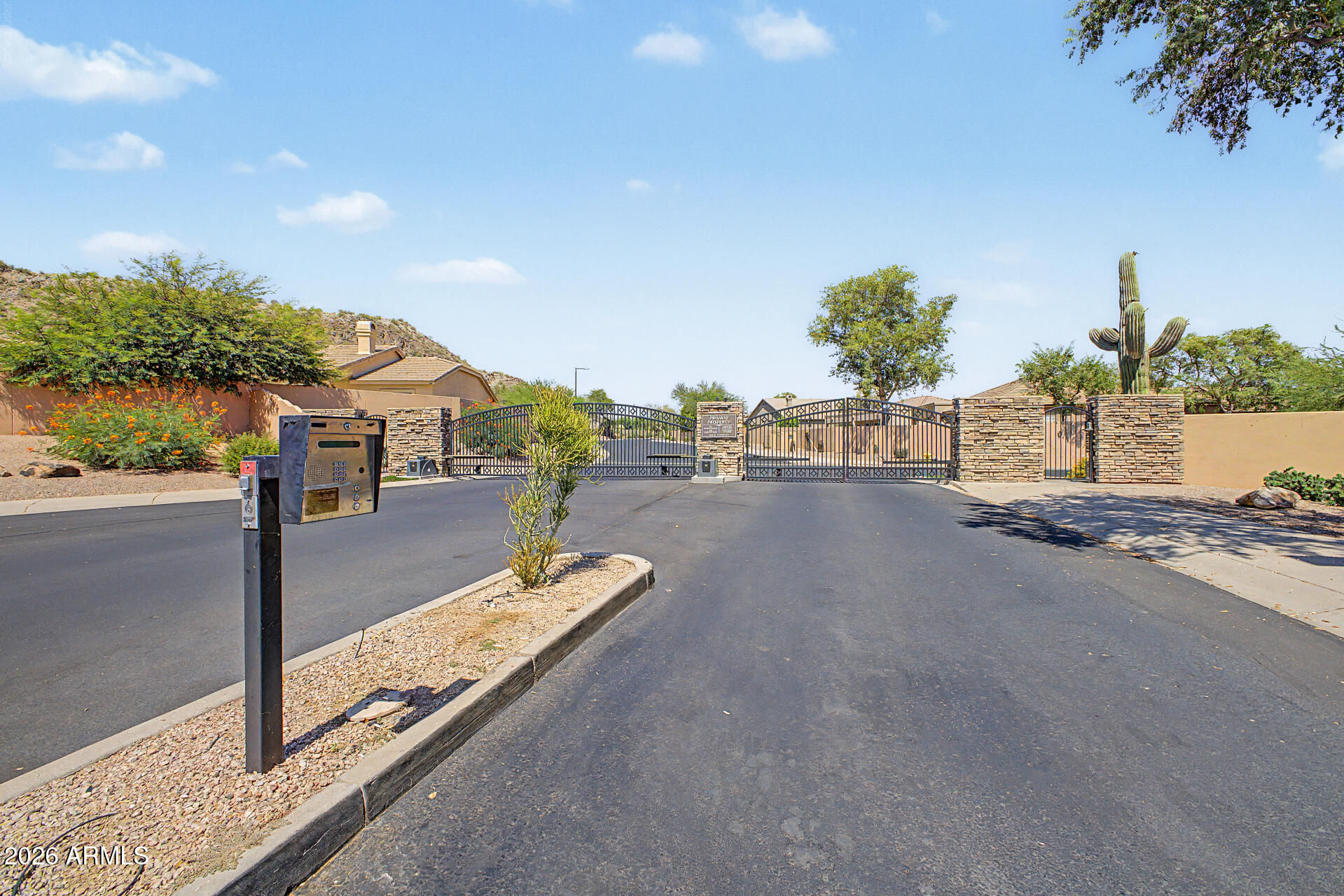 SAGUARO MOUNTAIN - Residential