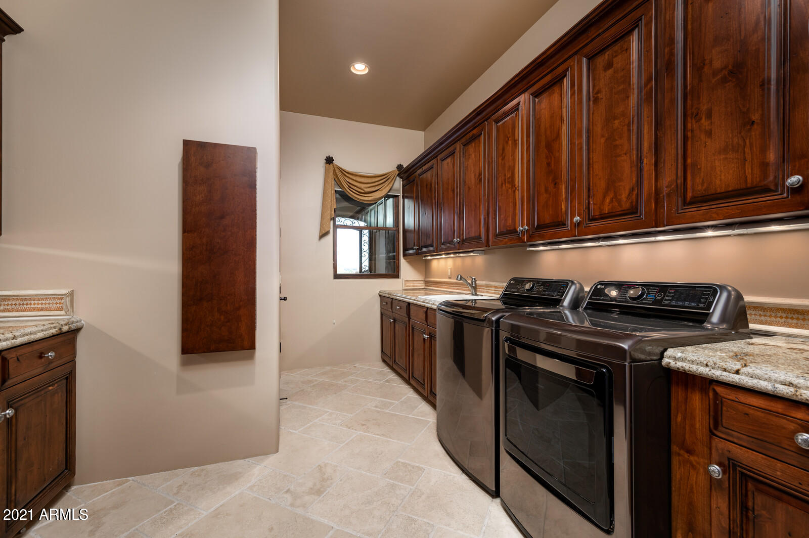 DESERT MOUNTAIN - Residential