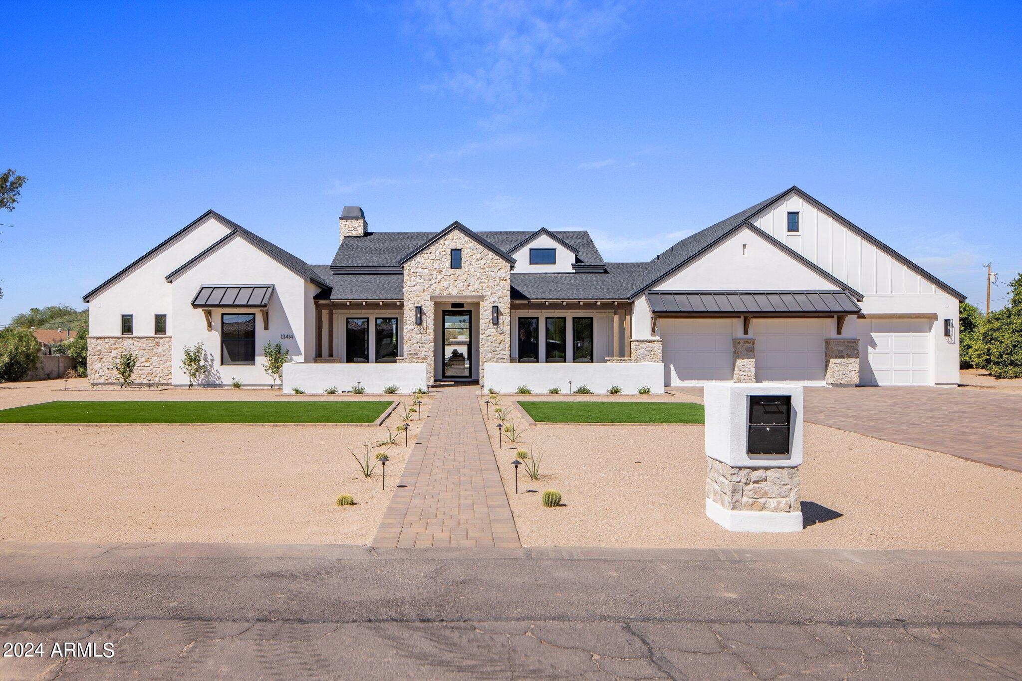 PARADISE VALLEY RANCHOS 2 - Residential