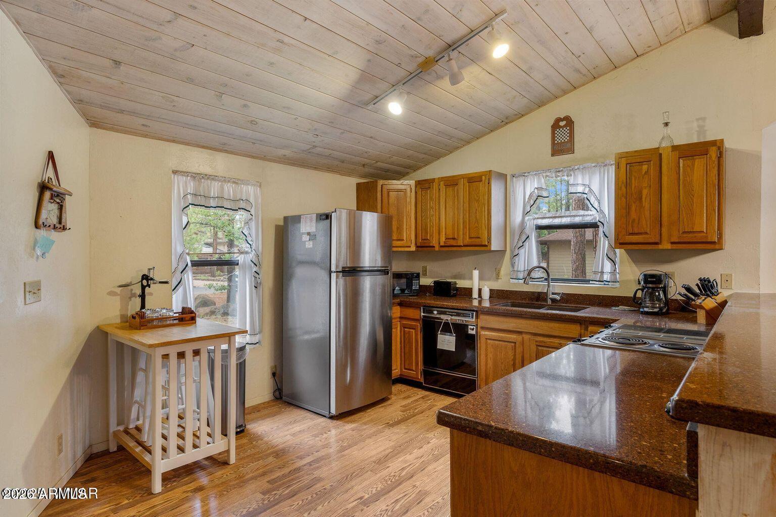 PINETOP LAKES UNIT 1 - Residential