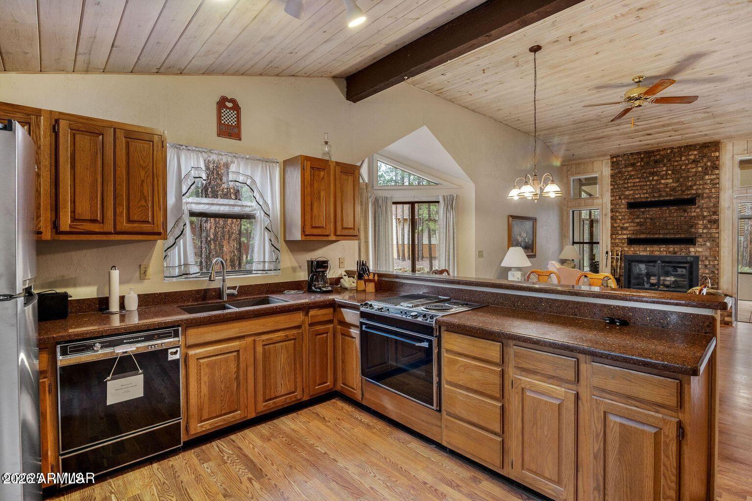 PINETOP LAKES UNIT 1 - Residential