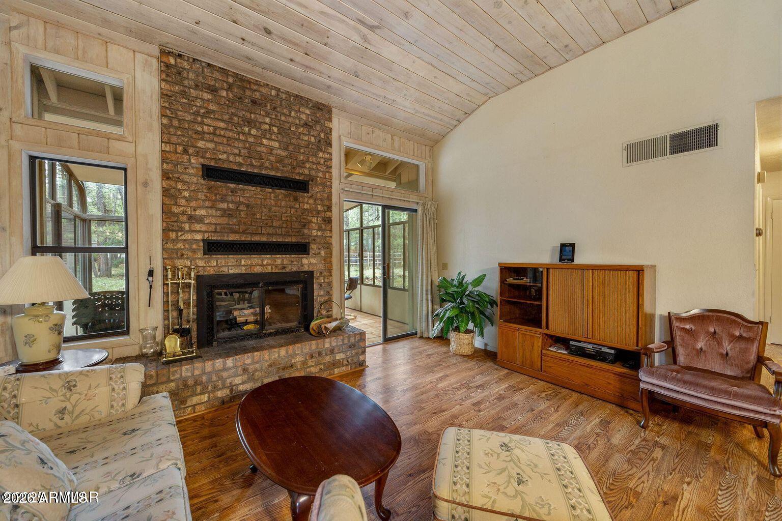 PINETOP LAKES UNIT 1 - Residential