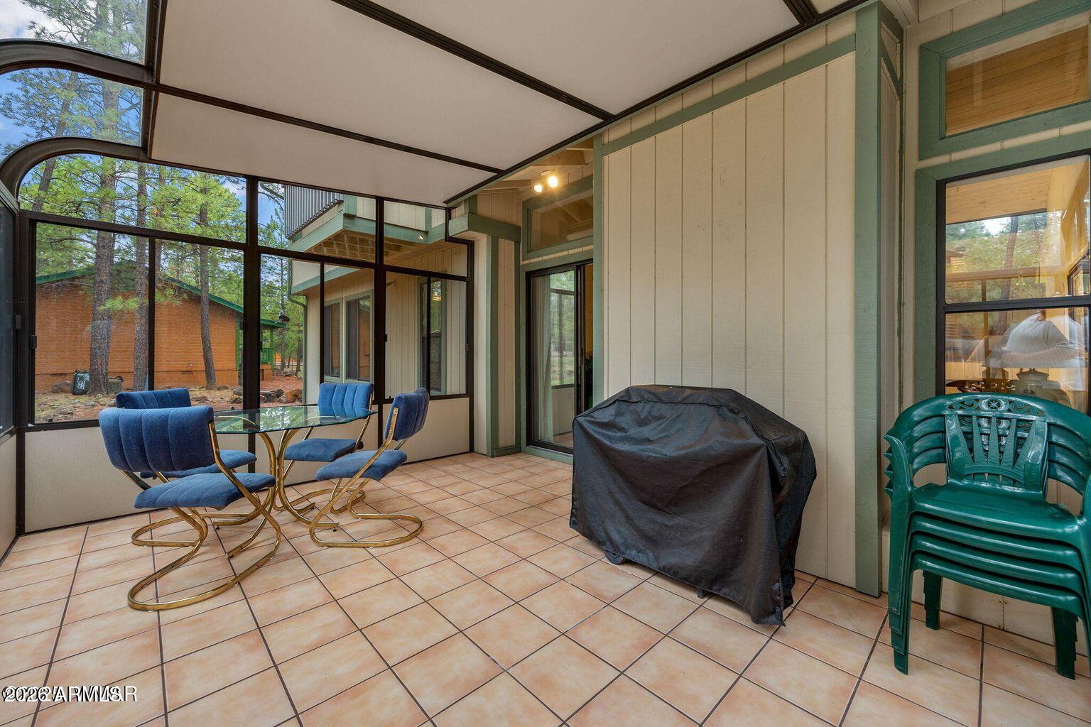 PINETOP LAKES UNIT 1 - Residential