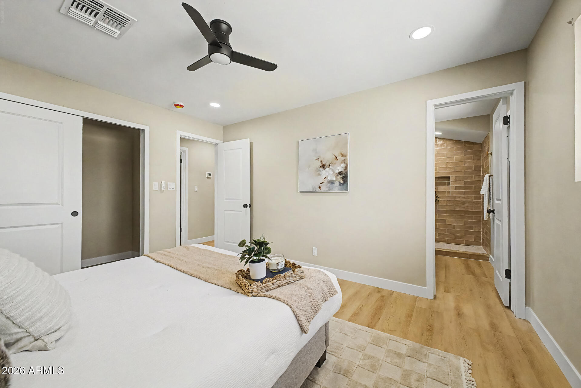 HILLSIDE HOMES - Residential