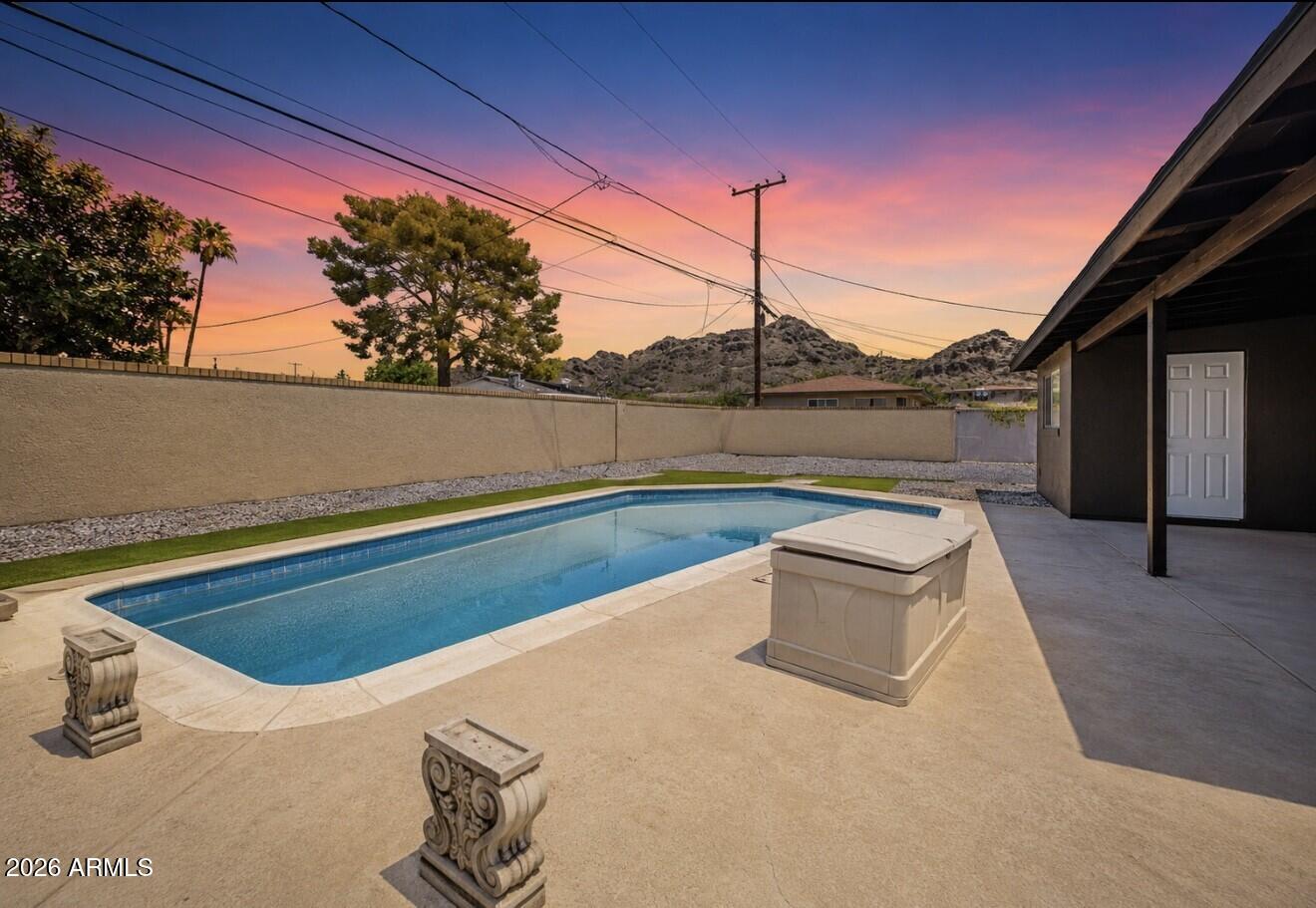 HILLSIDE HOMES - Residential
