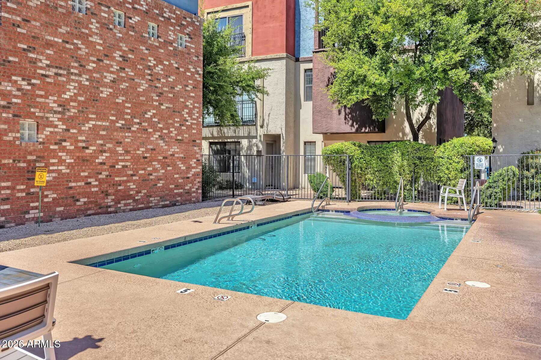 BROWNSTONE SQUARE - Residential