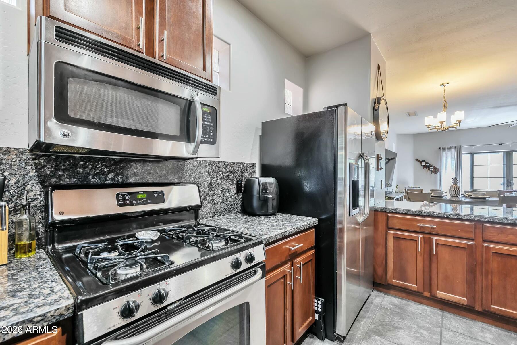 BROWNSTONE SQUARE - Residential