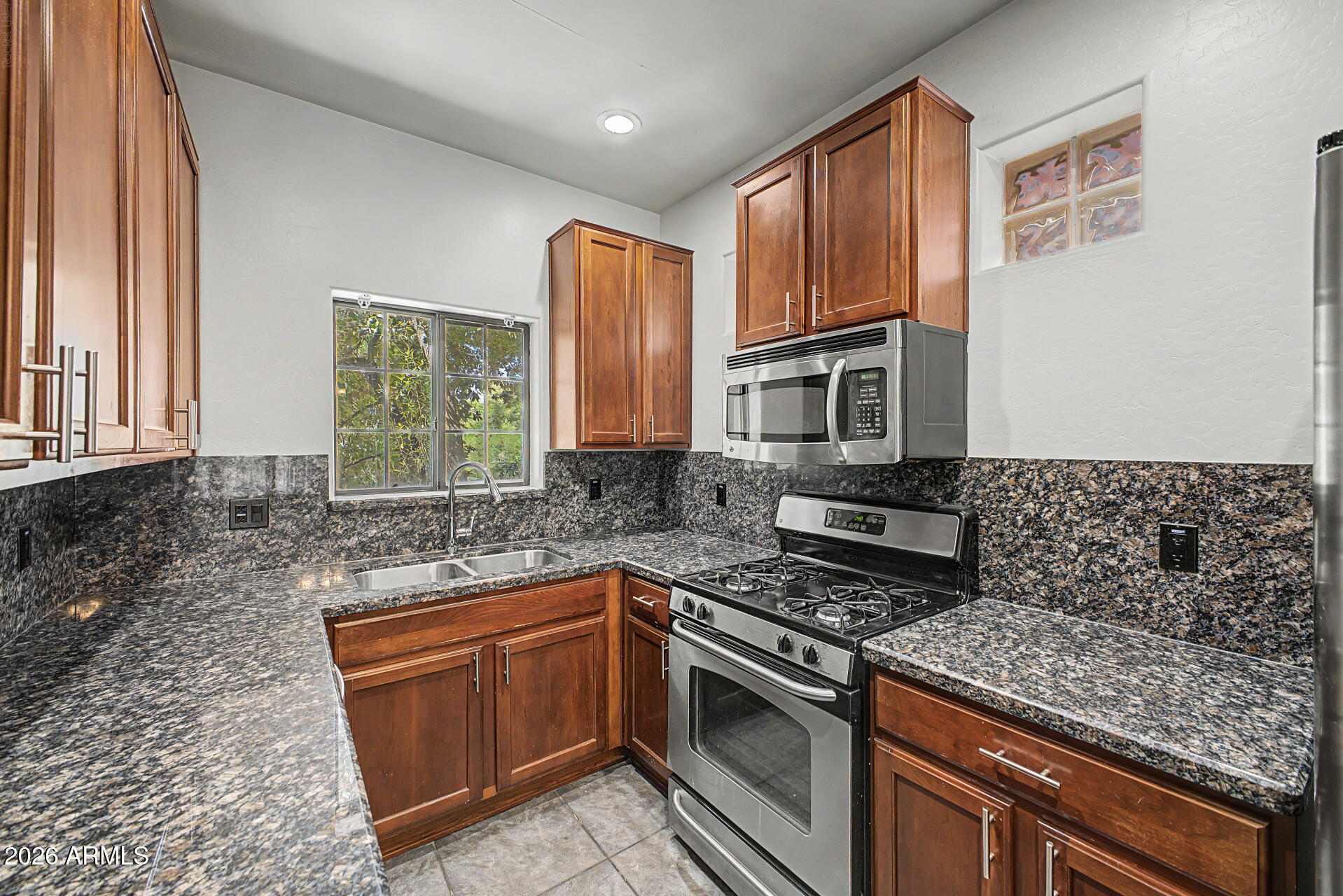 BROWNSTONE SQUARE - Residential