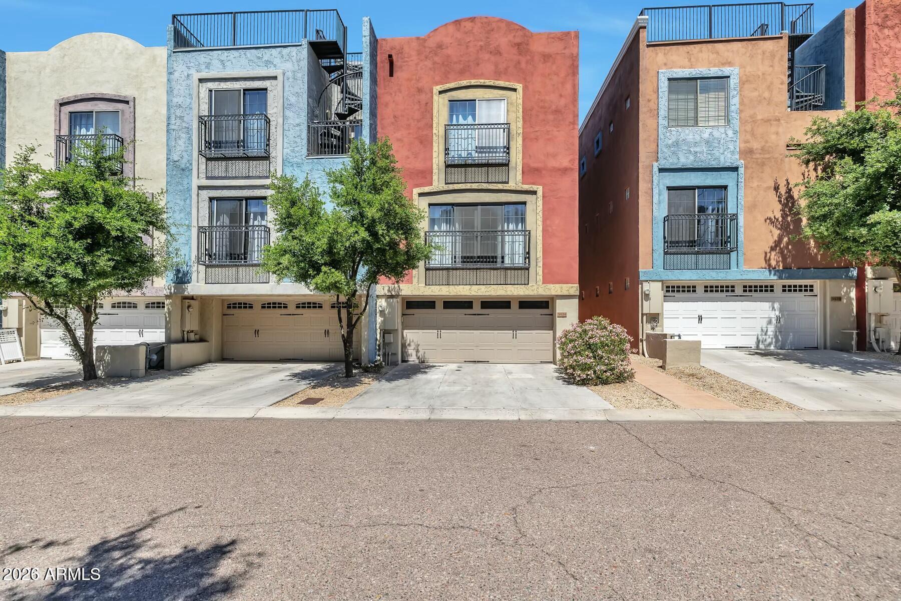 BROWNSTONE SQUARE - Residential