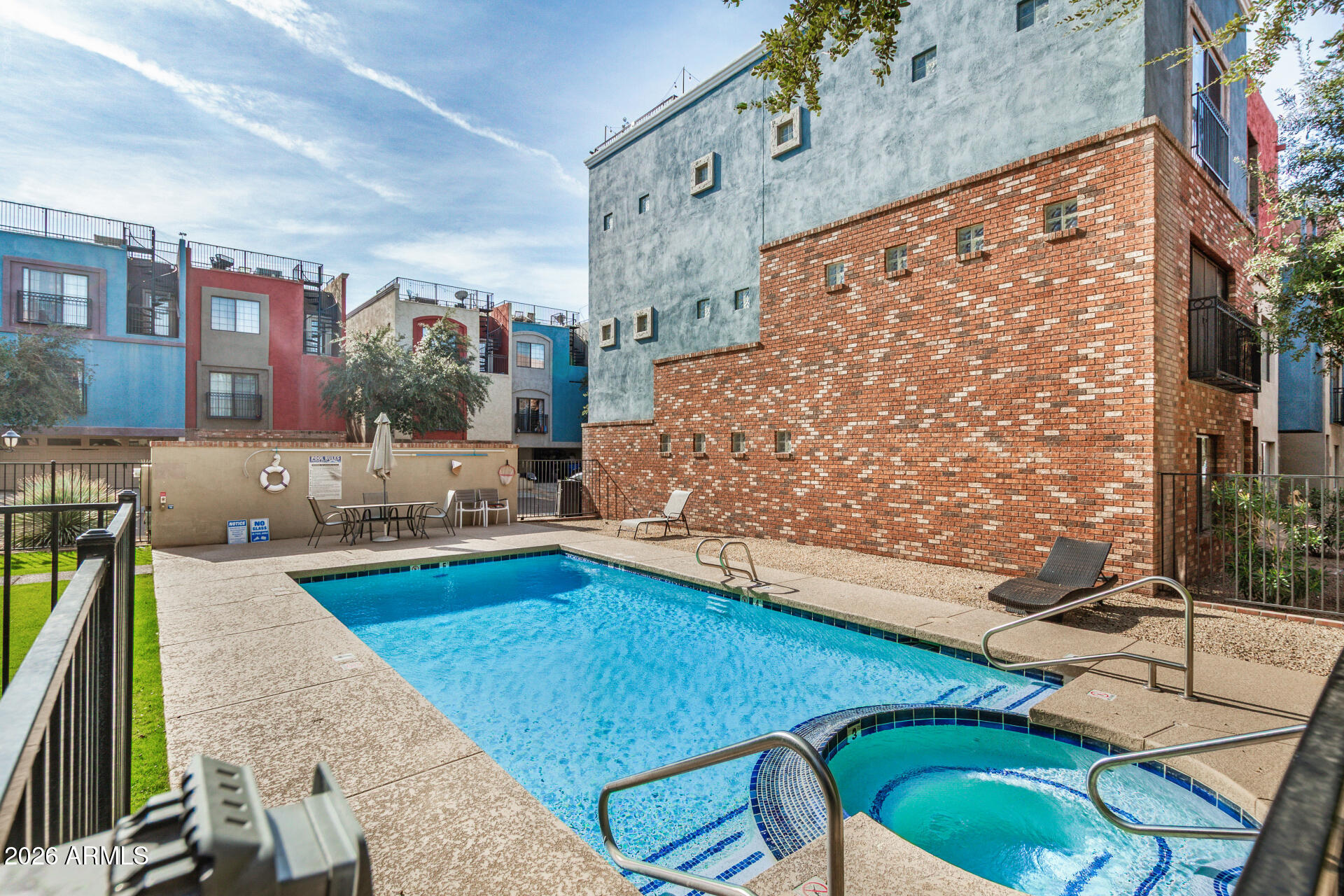 BROWNSTONE SQUARE - Residential