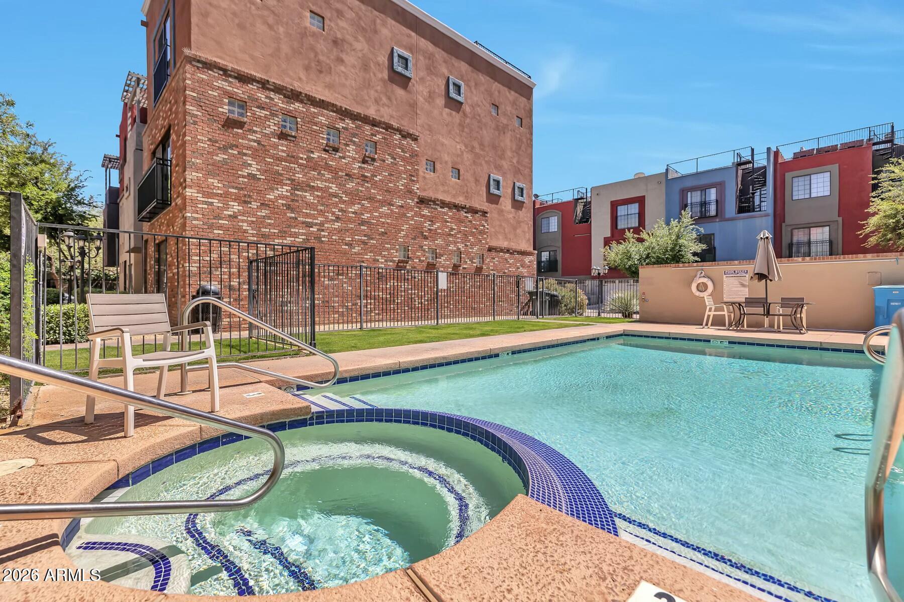 BROWNSTONE SQUARE - Residential