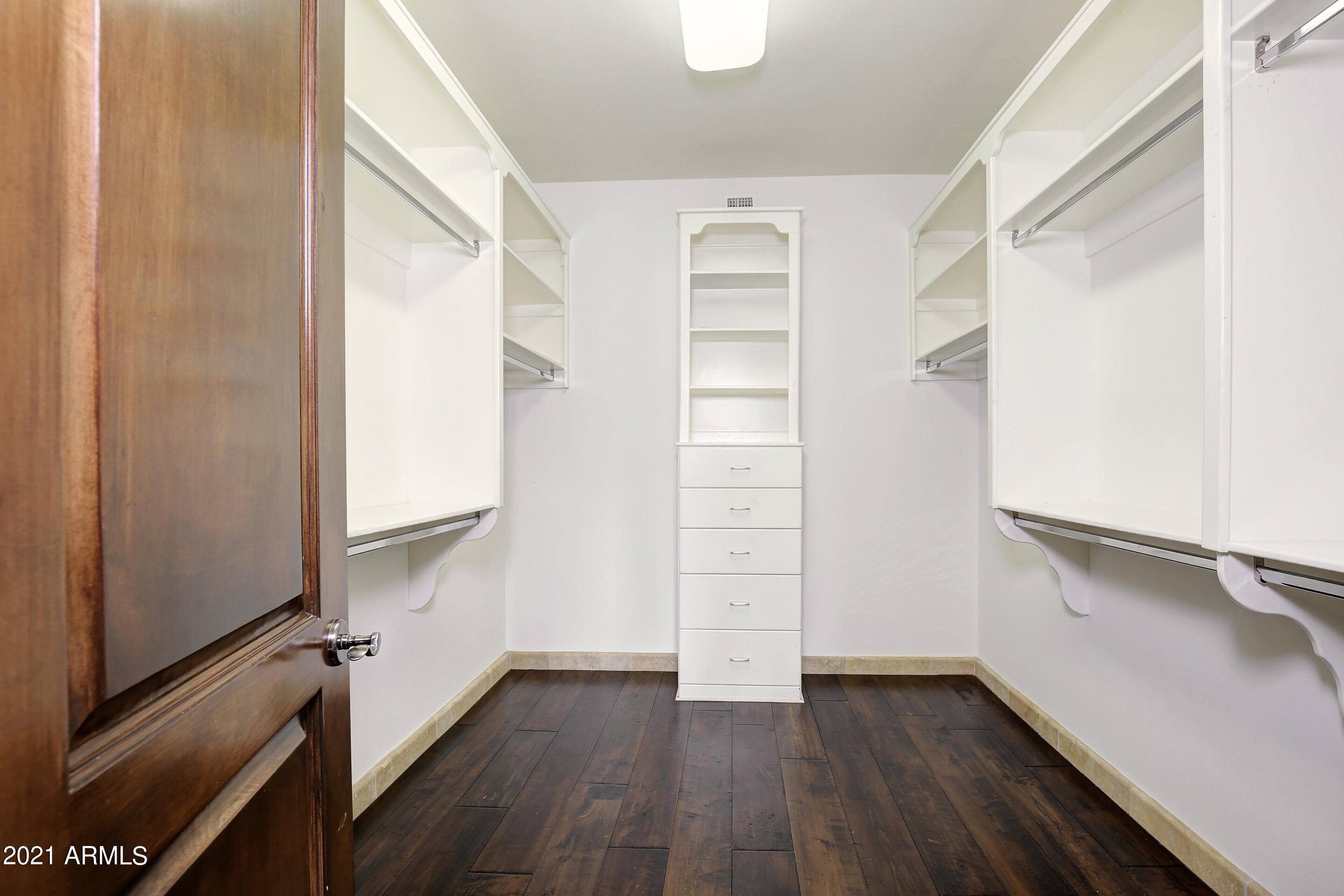 SANCTUARY 1 - Residential