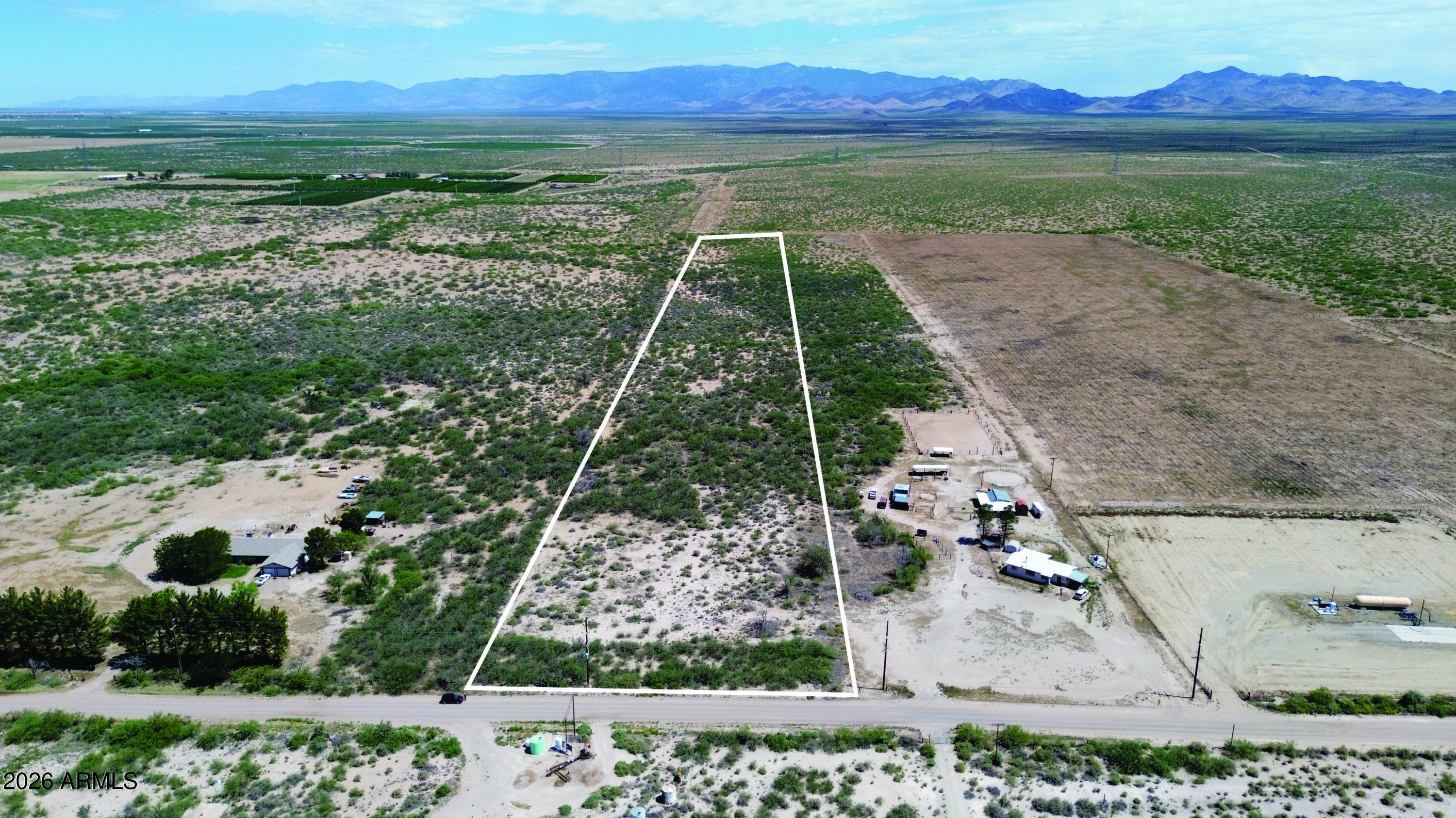 Over 17 Acres in Willcox. Easy access off of Saguaro Rd. Short drive to Willcox for your shopping needs or out to I-10 and into Tucson. Enjoy life out of the big city. Seller financing available with $2900 Down plus Pioneer Title account setup and closing Costs, for 3 years at 9.9 percent interest. with a payment of $351.20 per month plus Pioneer Title Processing fee and impounded property tax. No prepayment penalty
Agent Only Remarks